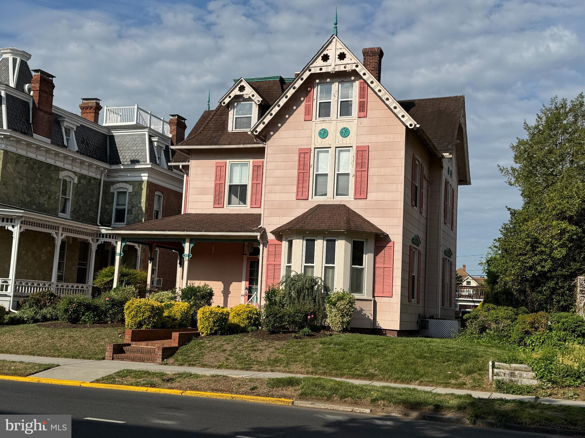 10 N STATE STREET