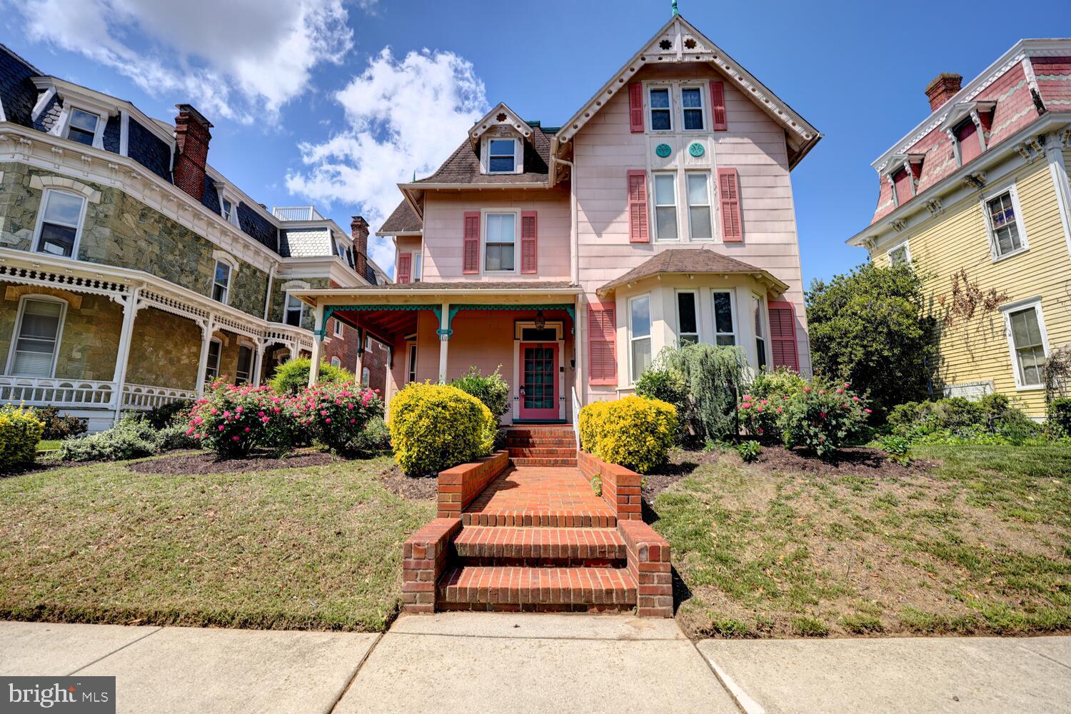 10 N STATE STREET