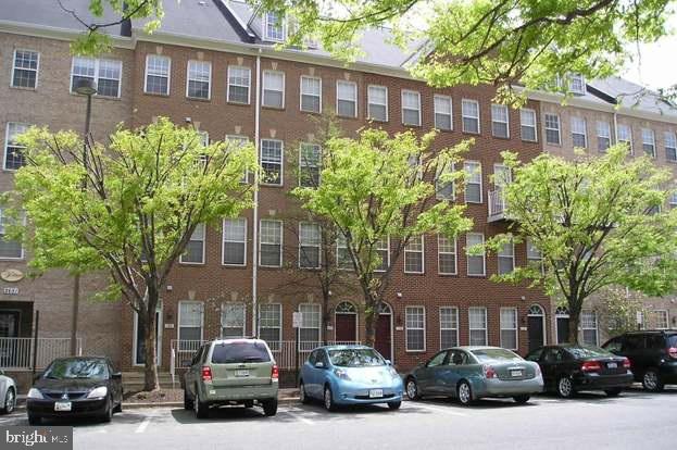 WESTBRIAR PLAZA - Residential Lease