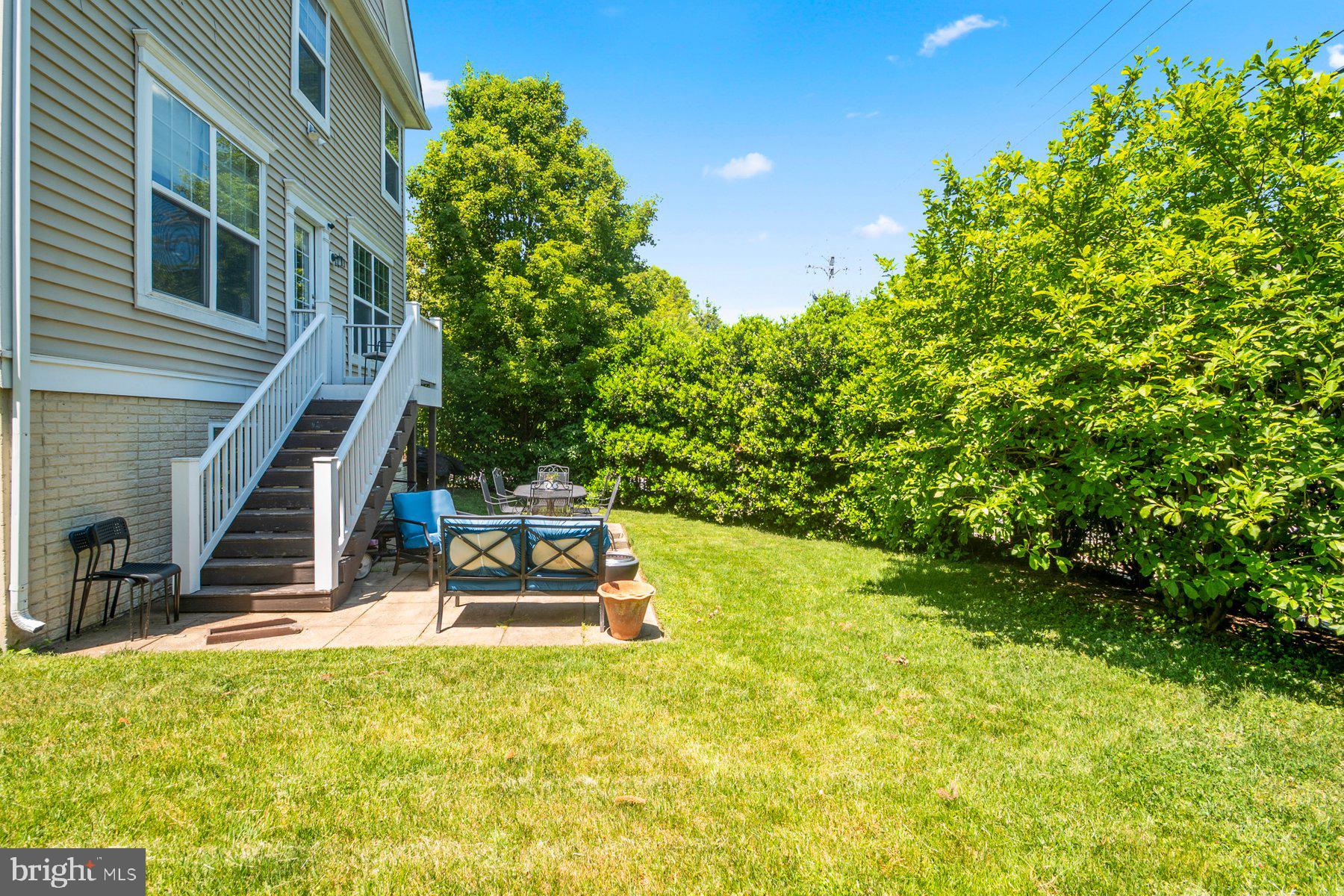 PARADISE VILLAGE - Residential