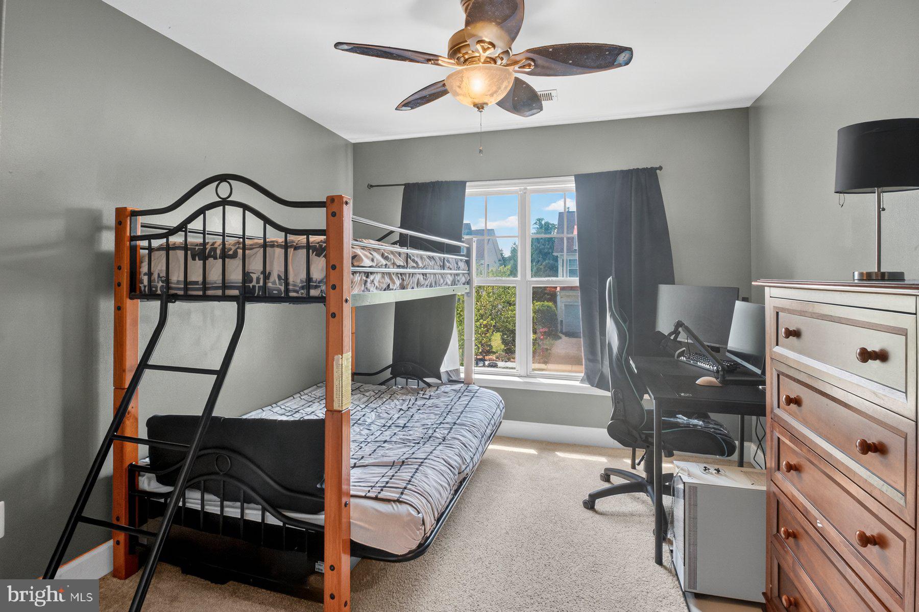 PARADISE VILLAGE - Residential