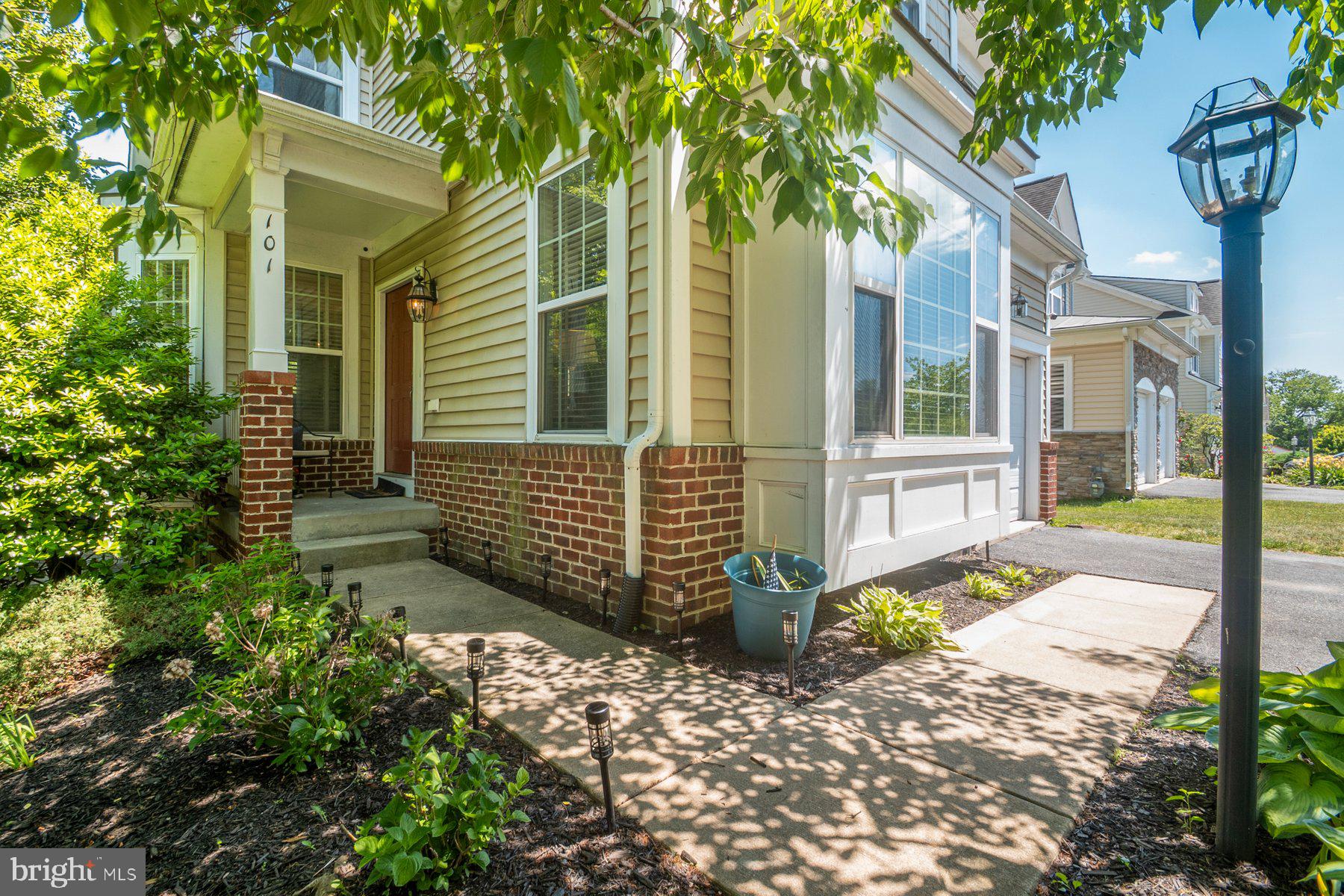 PARADISE VILLAGE - Residential