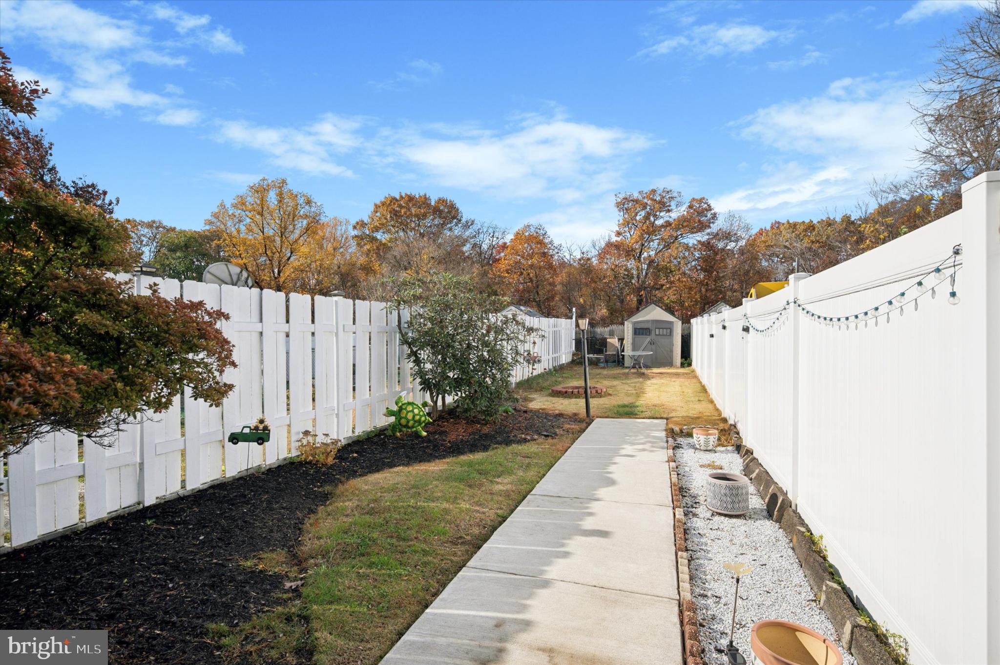 LAWNCREST - Residential