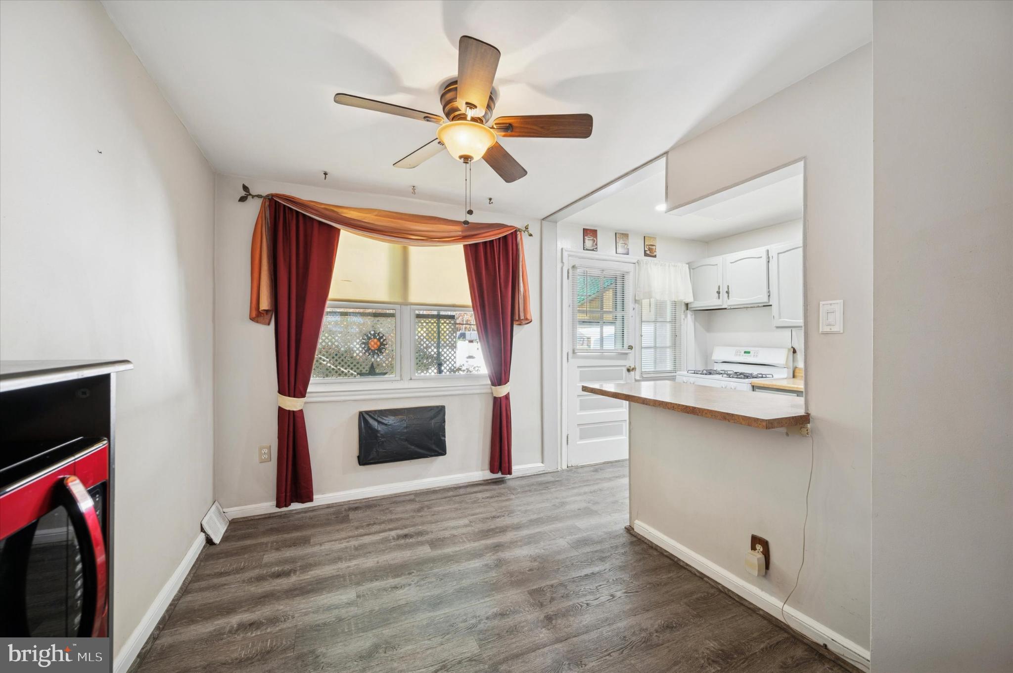 LAWNCREST - Residential