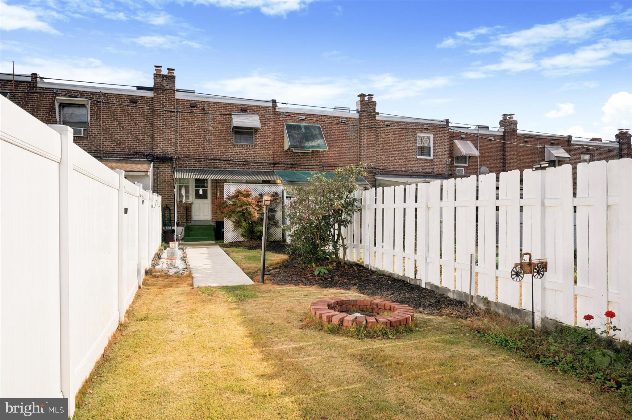 LAWNCREST - Residential