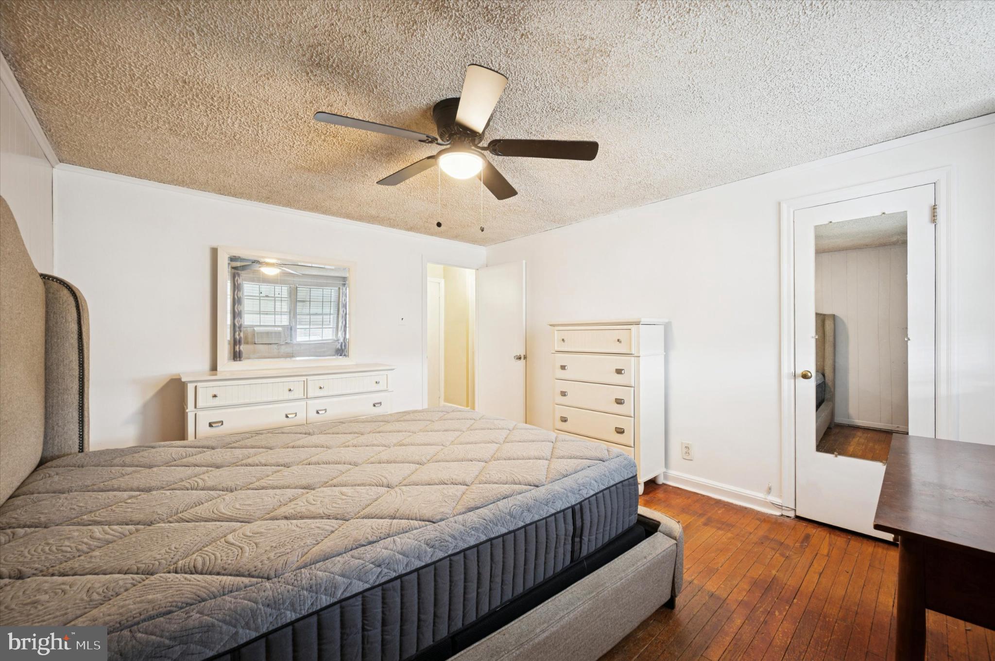 LAWNCREST - Residential