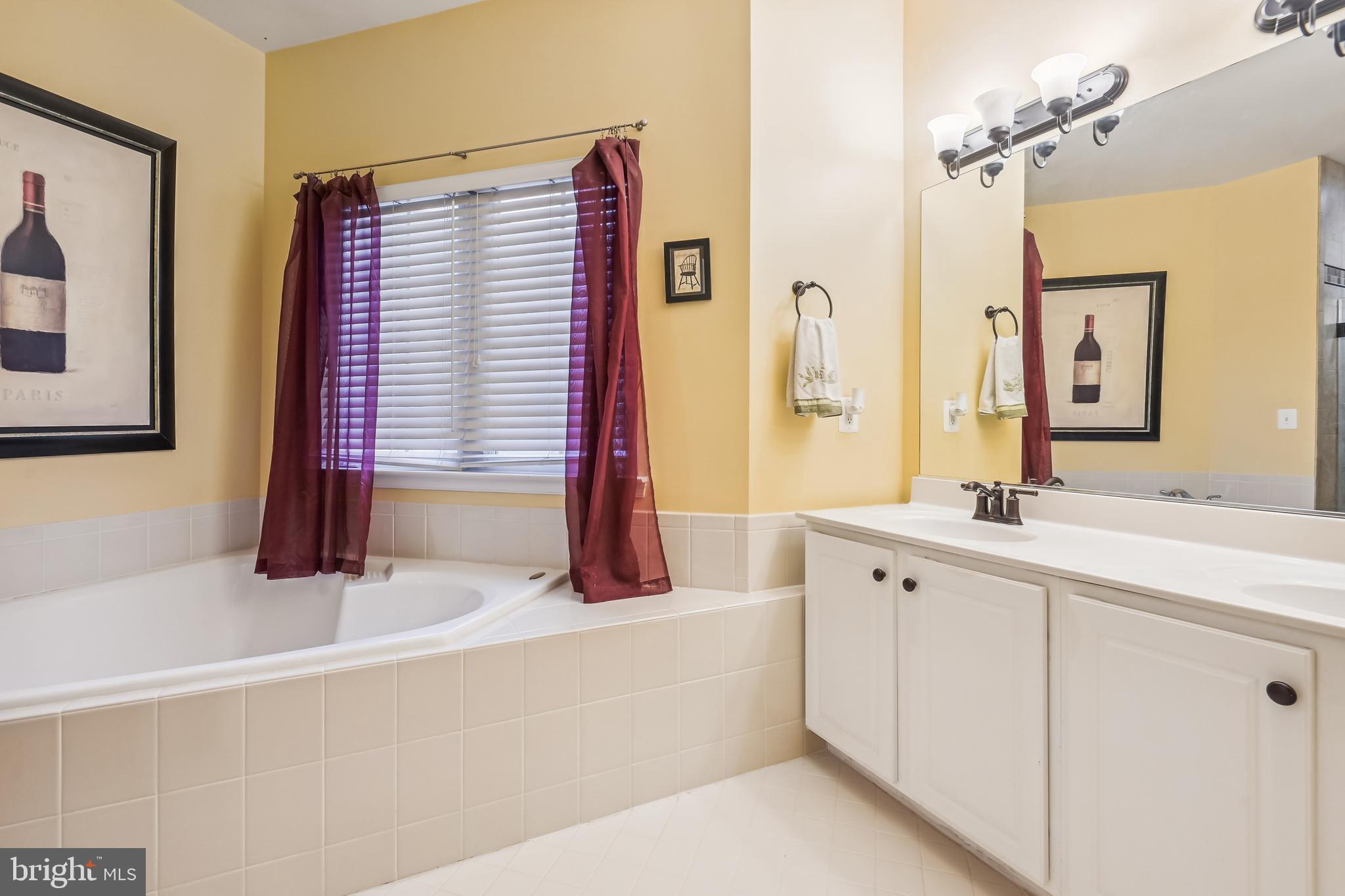 CORTLAND SQUARE - Residential