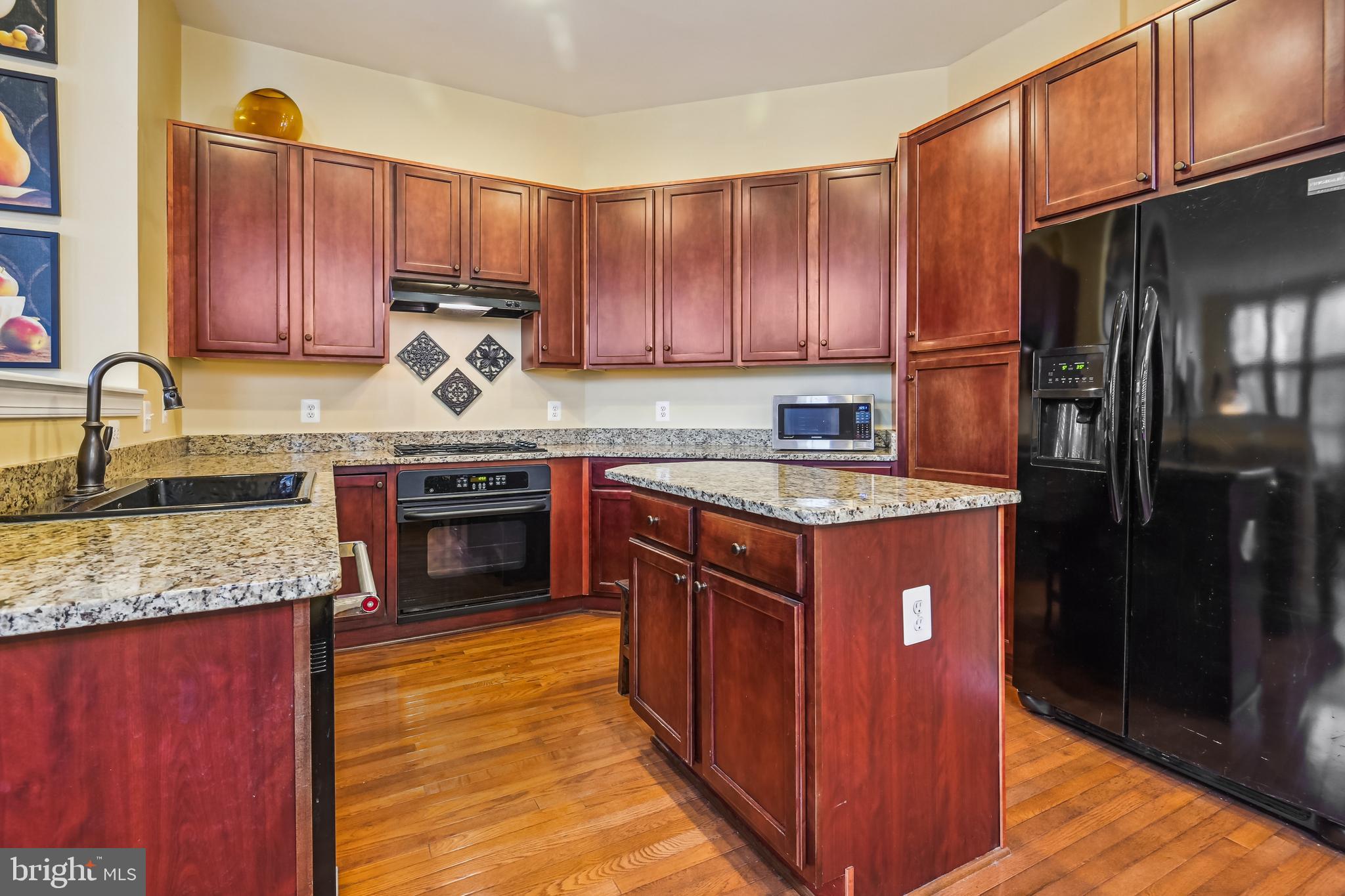 CORTLAND SQUARE - Residential