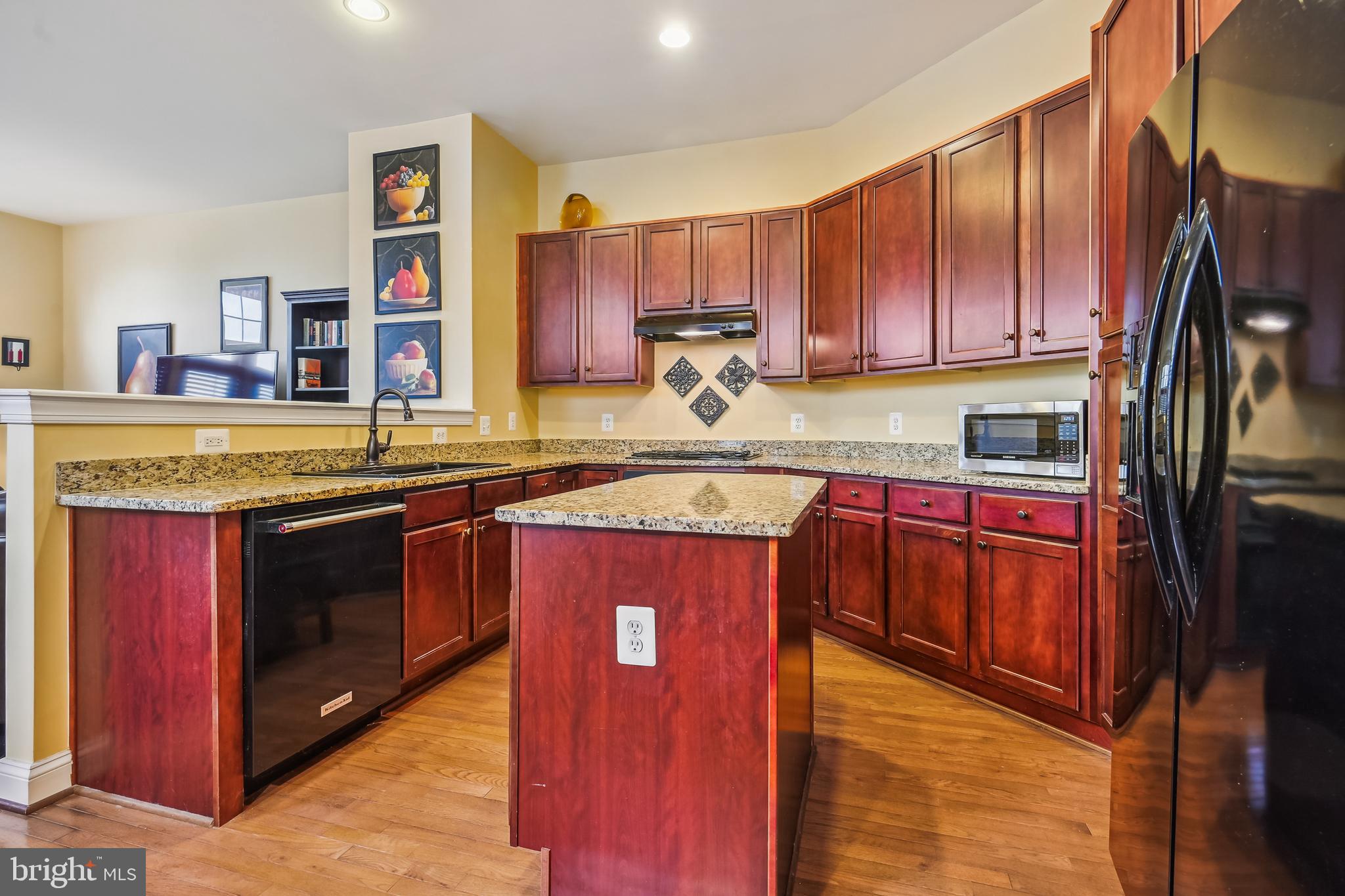 CORTLAND SQUARE - Residential