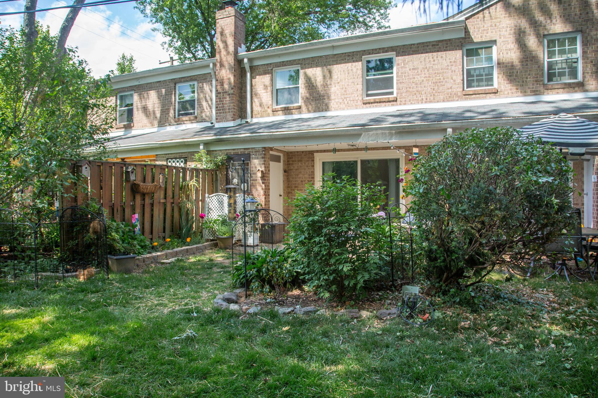 CHARLESTOWNE VILLAGE - Residential