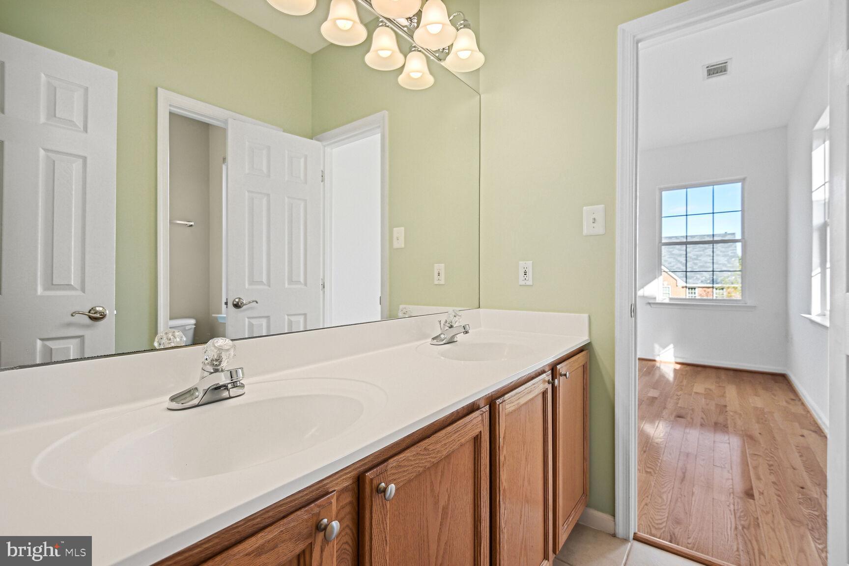 KENTLANDS - Residential