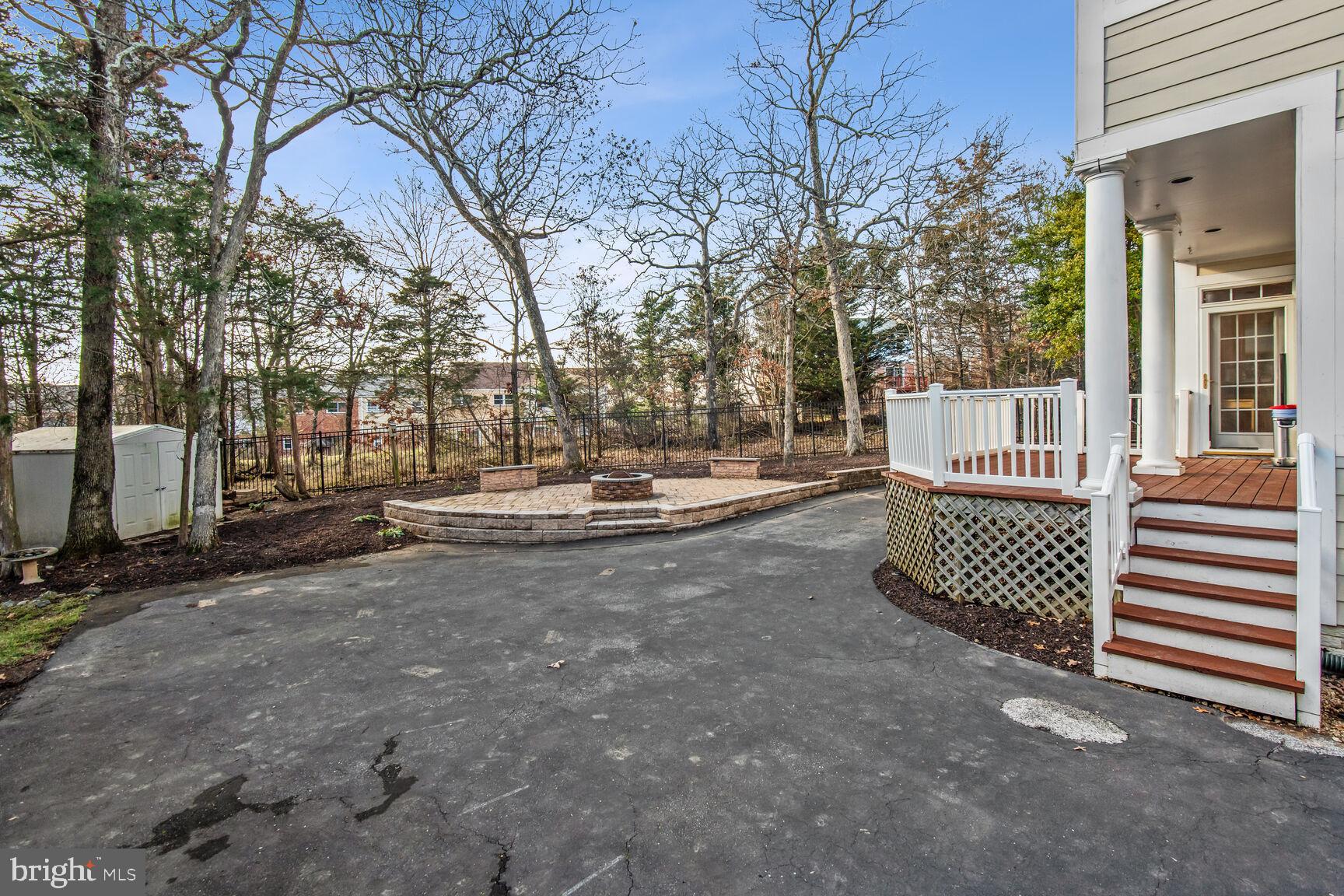 KENTLANDS - Residential