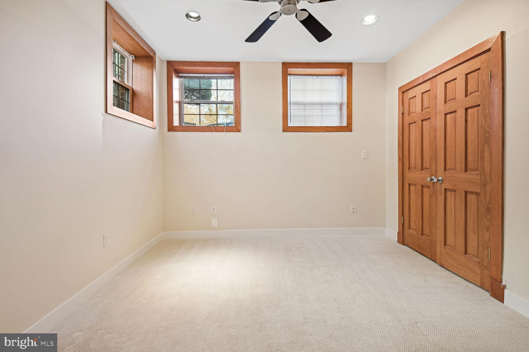 KENTLANDS - Residential