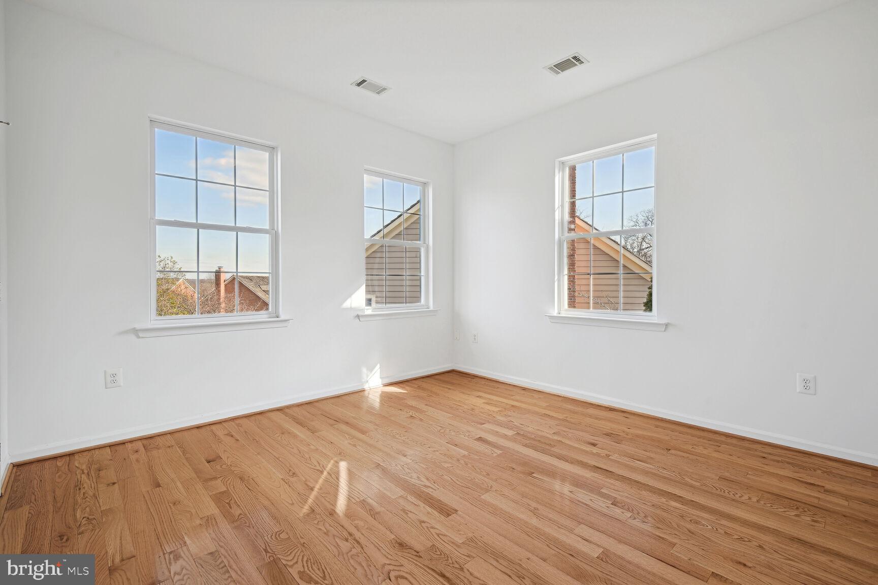 KENTLANDS - Residential