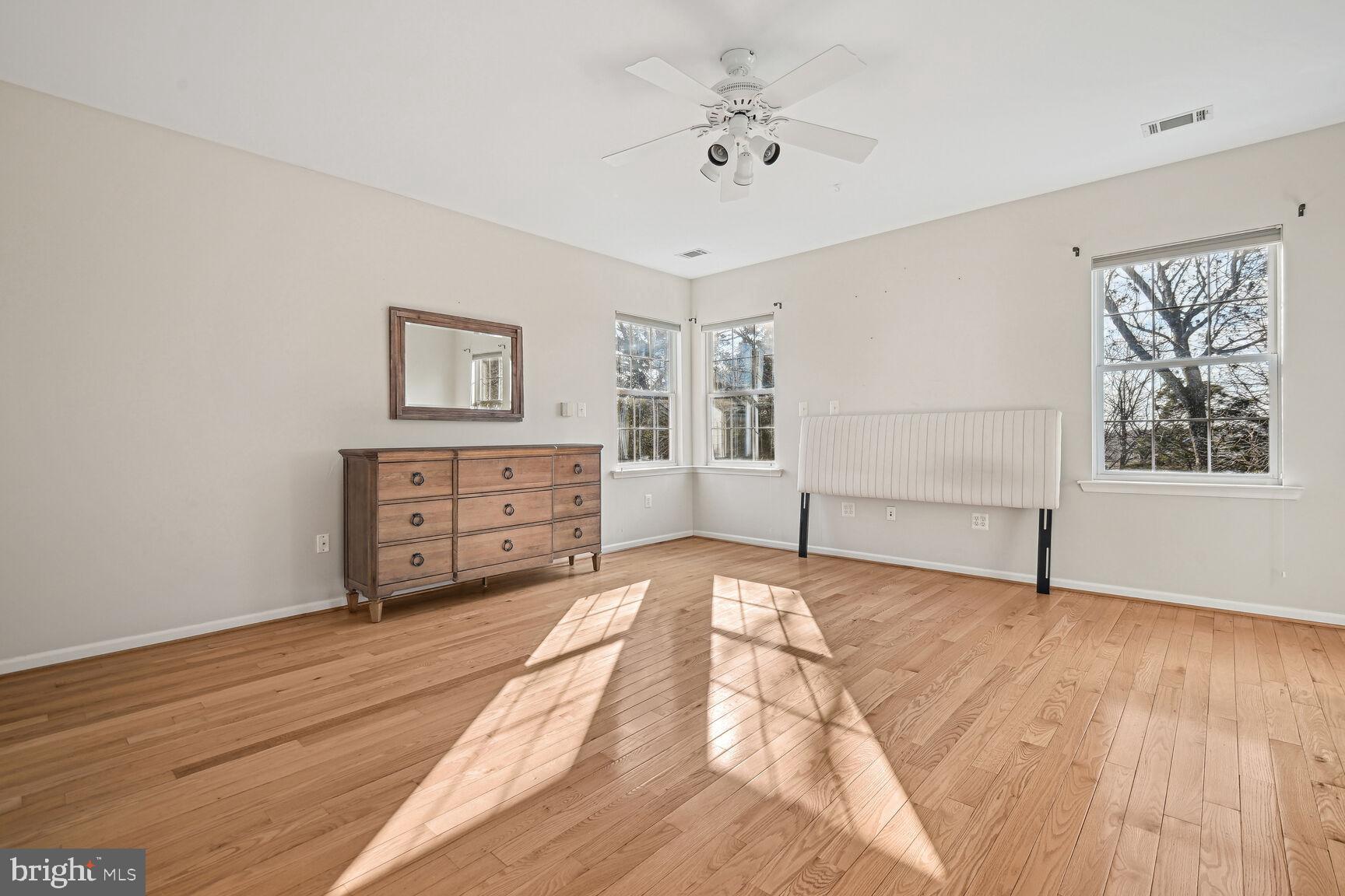 KENTLANDS - Residential