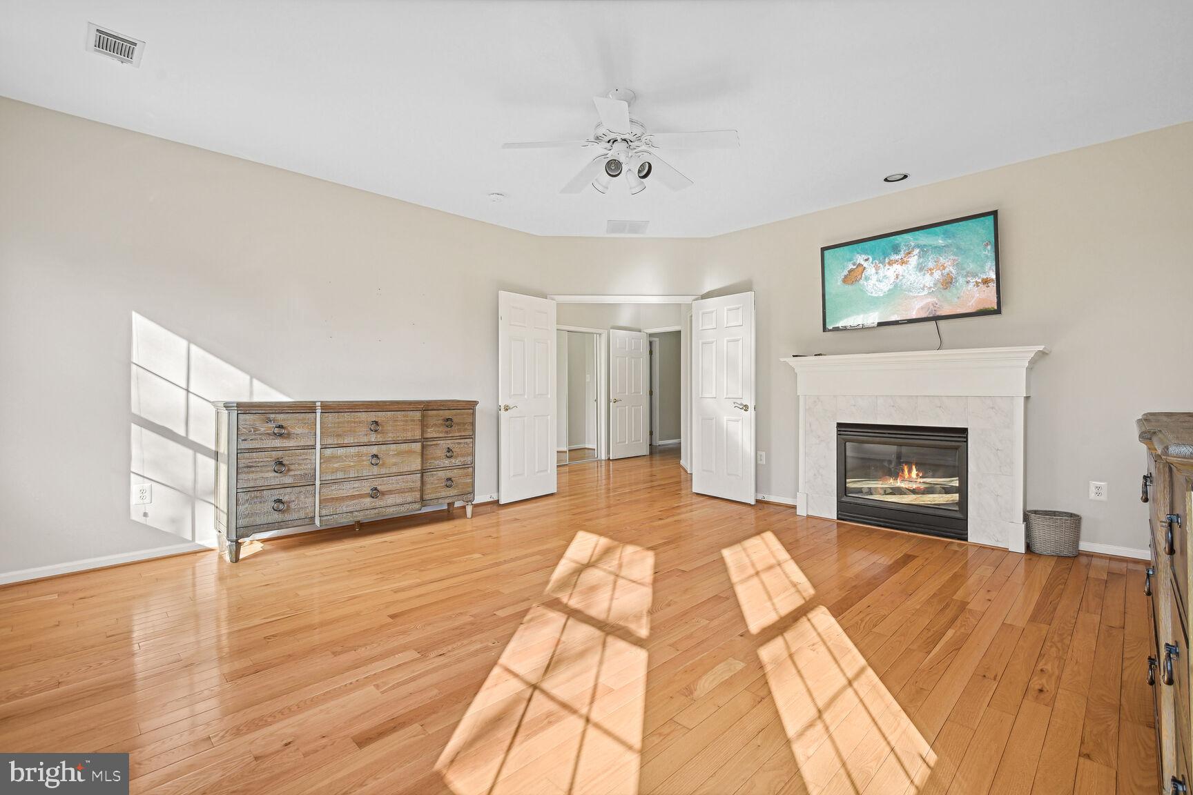 KENTLANDS - Residential