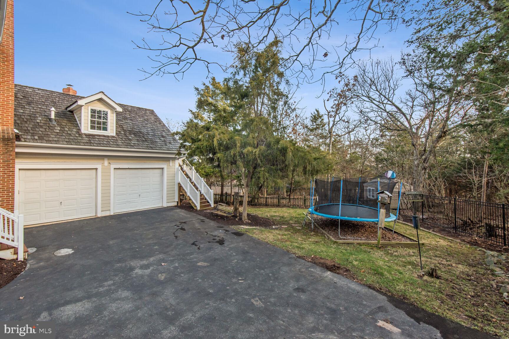 KENTLANDS - Residential