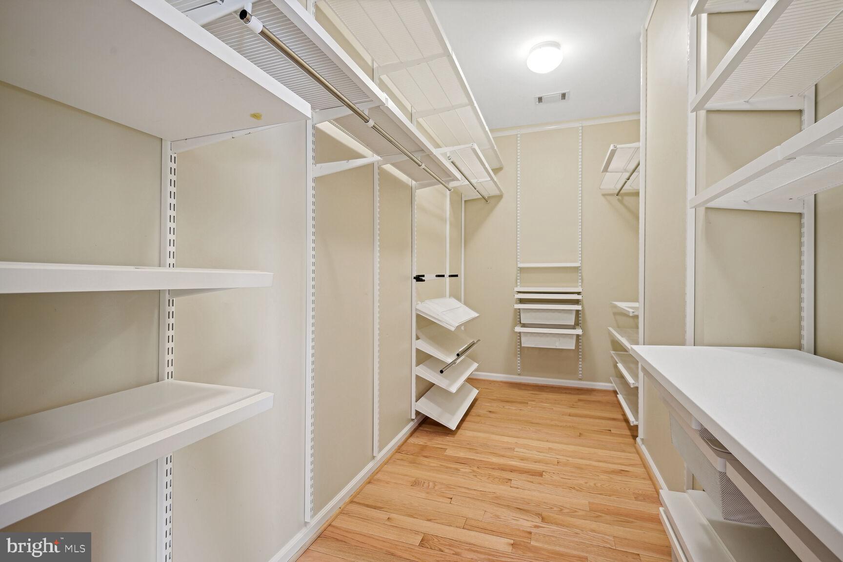 KENTLANDS - Residential