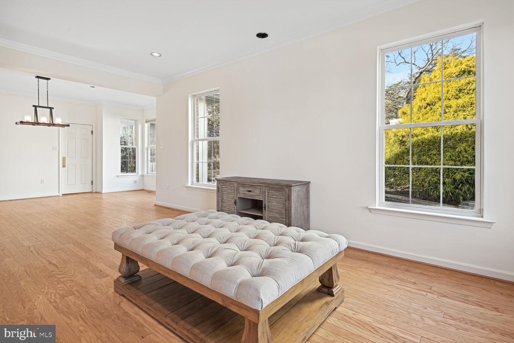 KENTLANDS - Residential