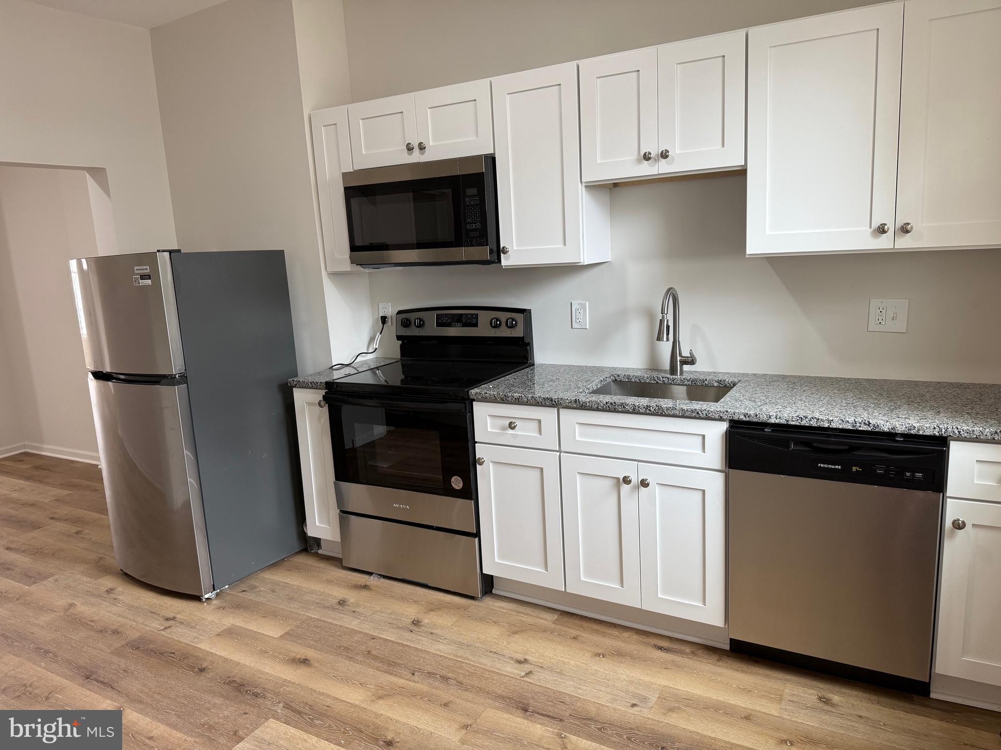 HIGHLANDTOWN - Residential Lease