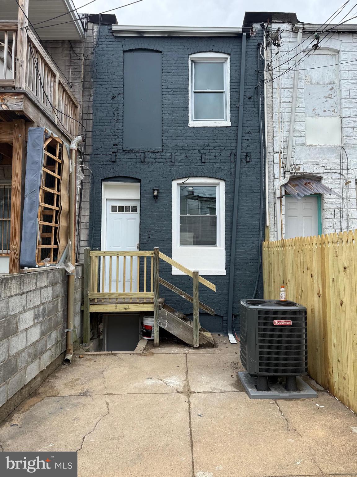 HIGHLANDTOWN - Residential Lease