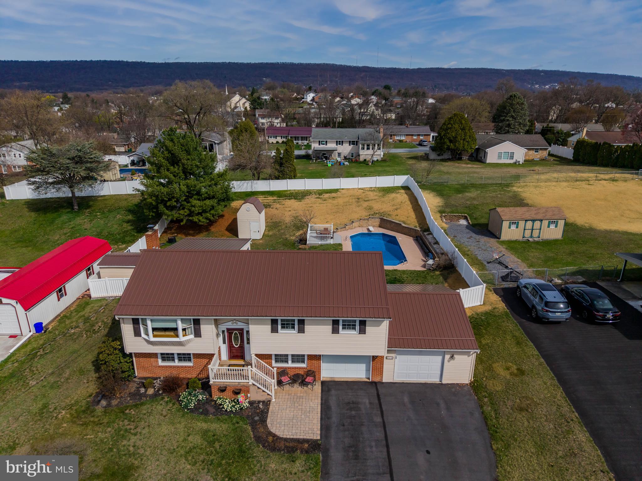 GRANDVIEW ACRES - Residential