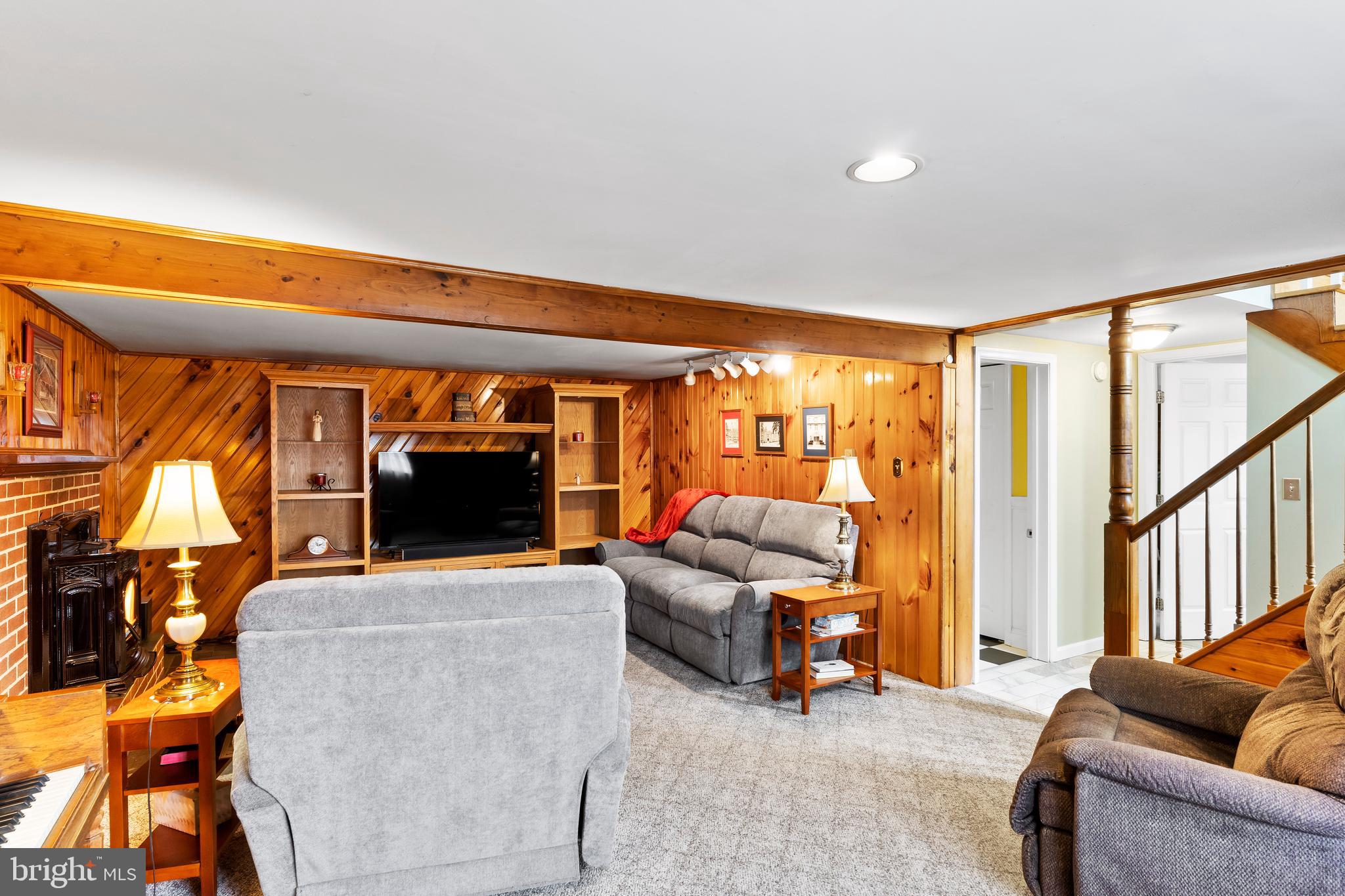 GRANDVIEW ACRES - Residential