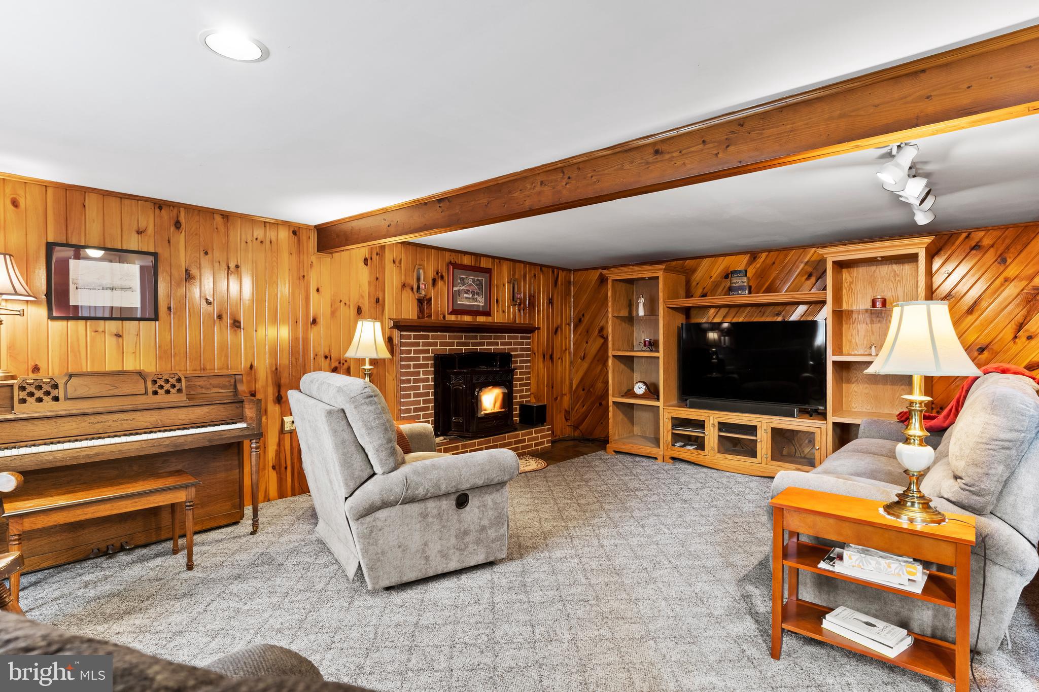 GRANDVIEW ACRES - Residential