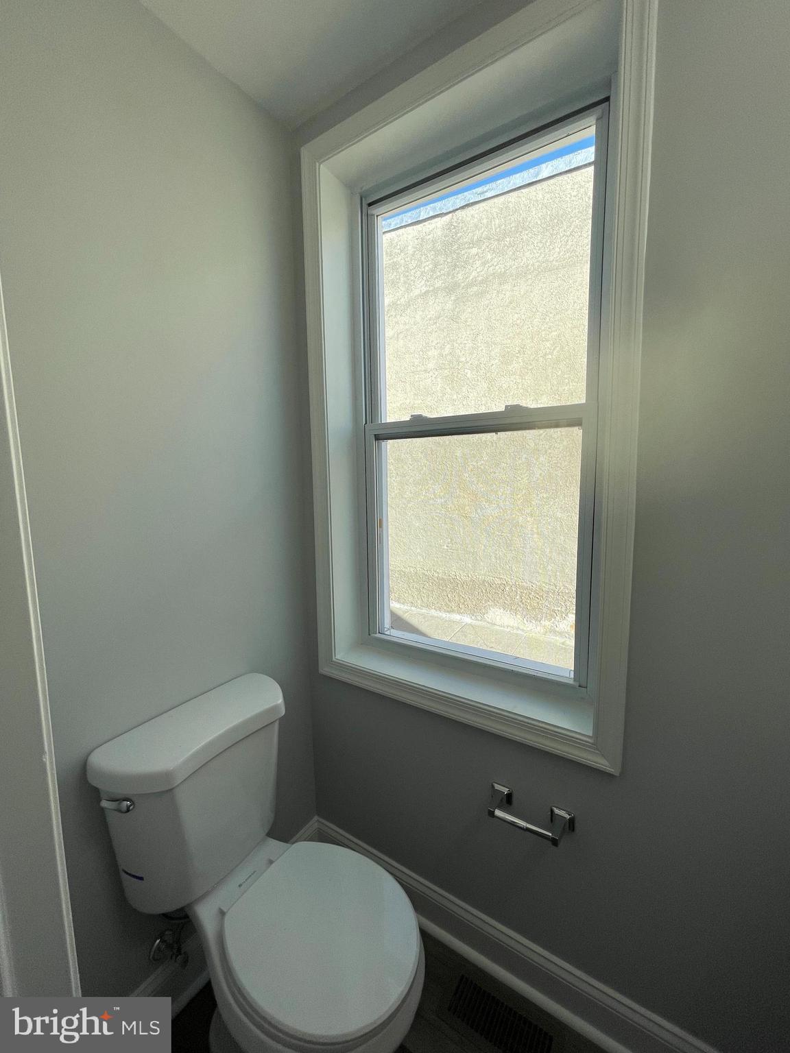 BROADWAY EAST - Residential Lease