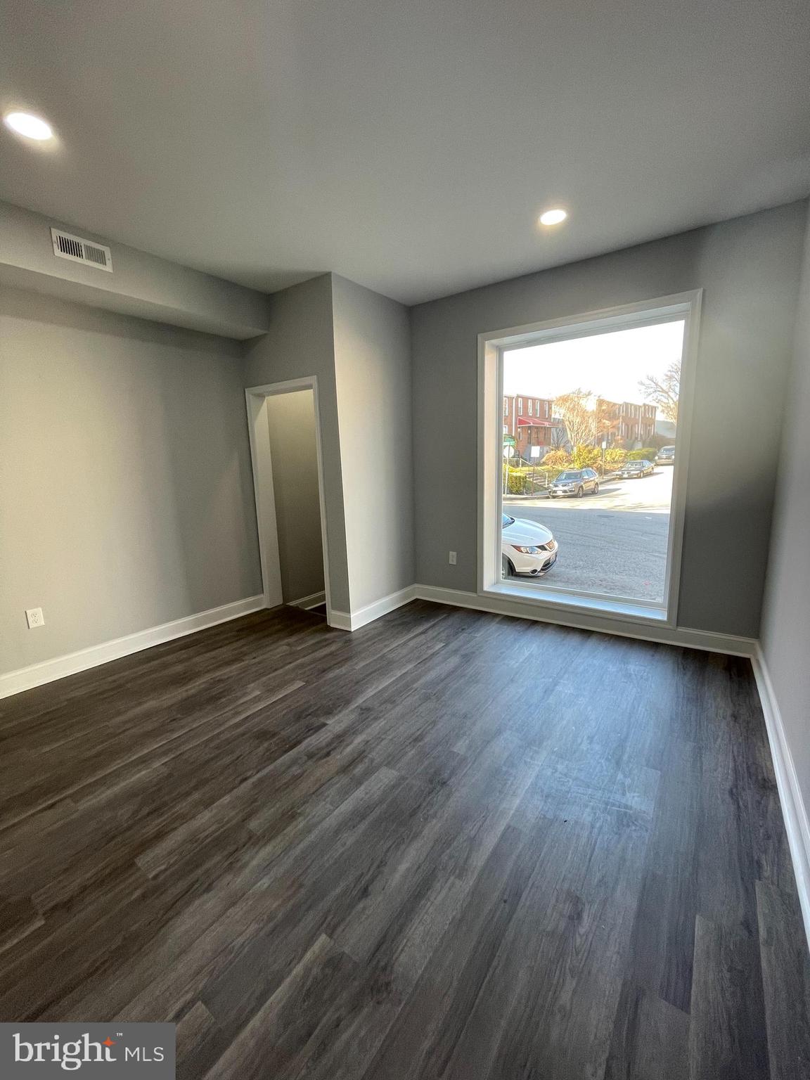 BROADWAY EAST - Residential Lease