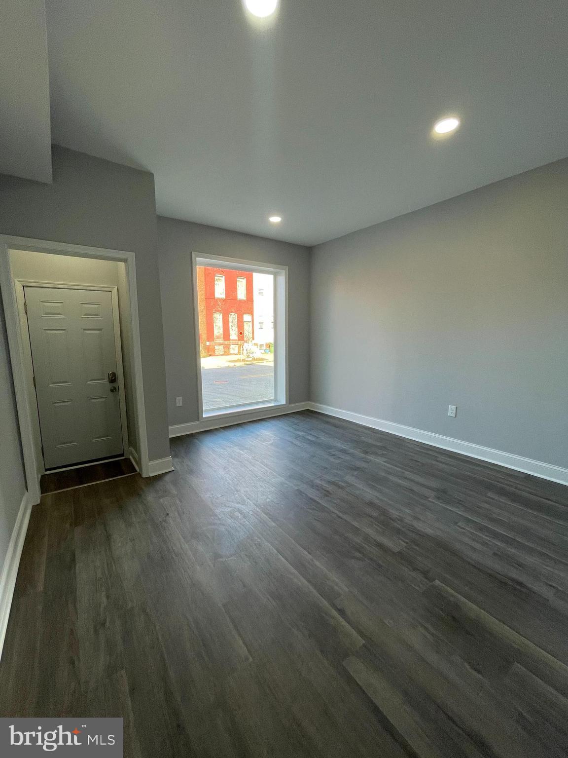 BROADWAY EAST - Residential Lease