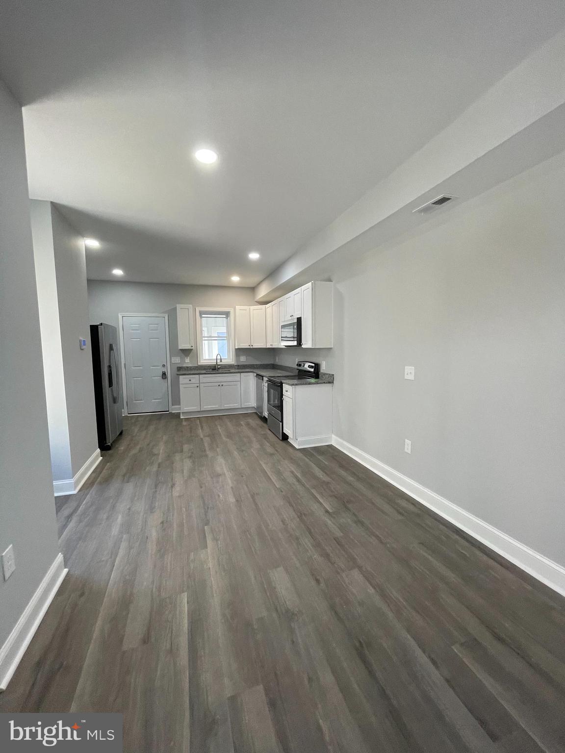 BROADWAY EAST - Residential Lease