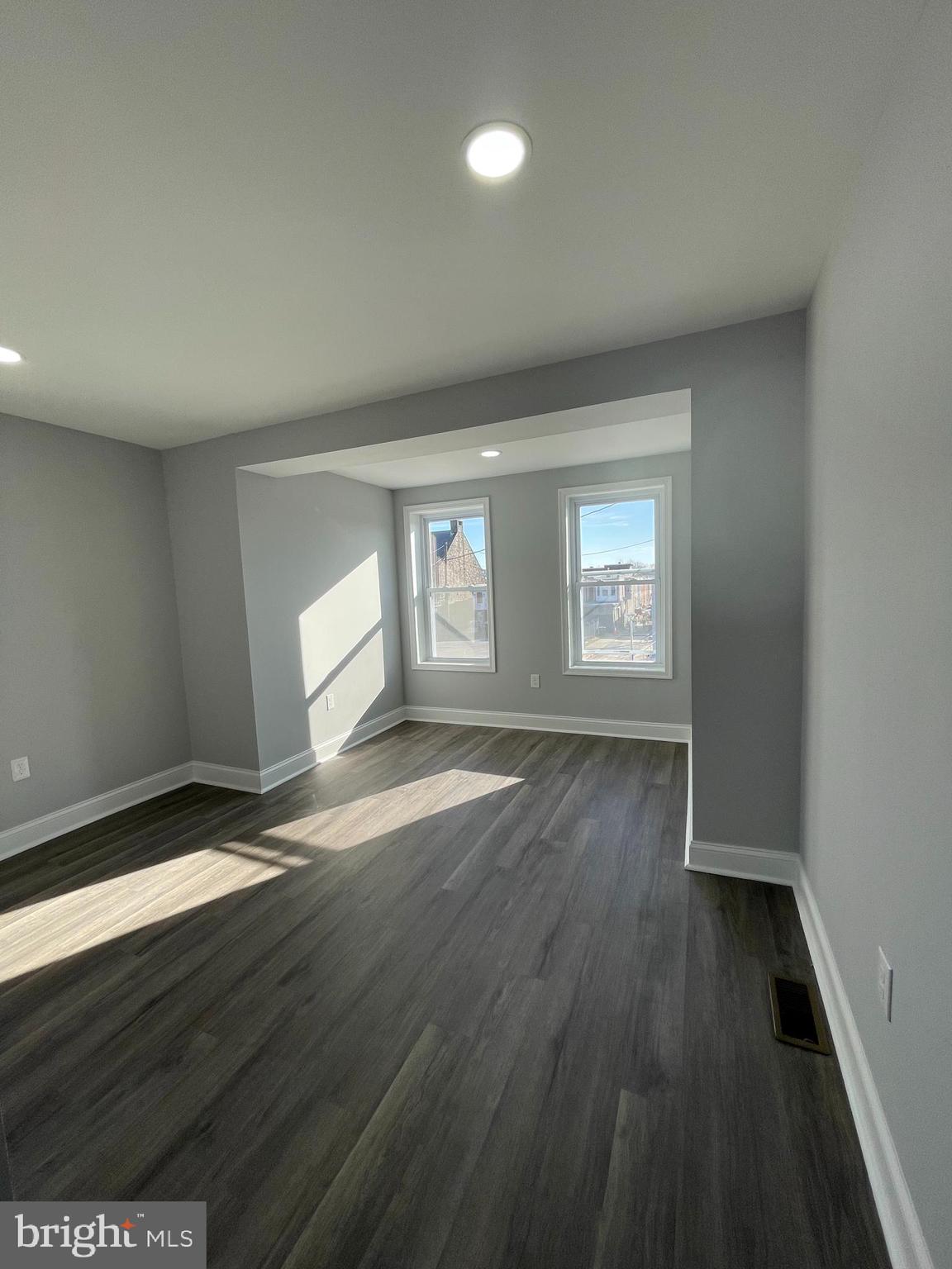 BROADWAY EAST - Residential Lease