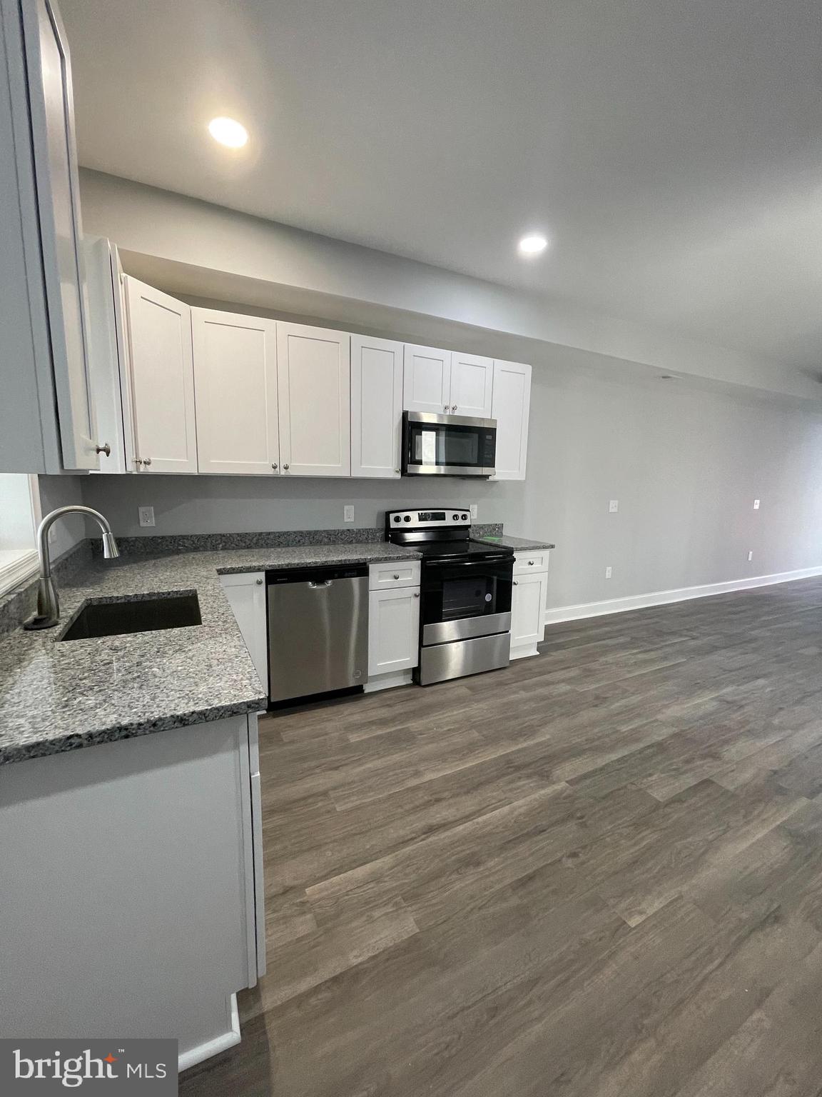 BROADWAY EAST - Residential Lease