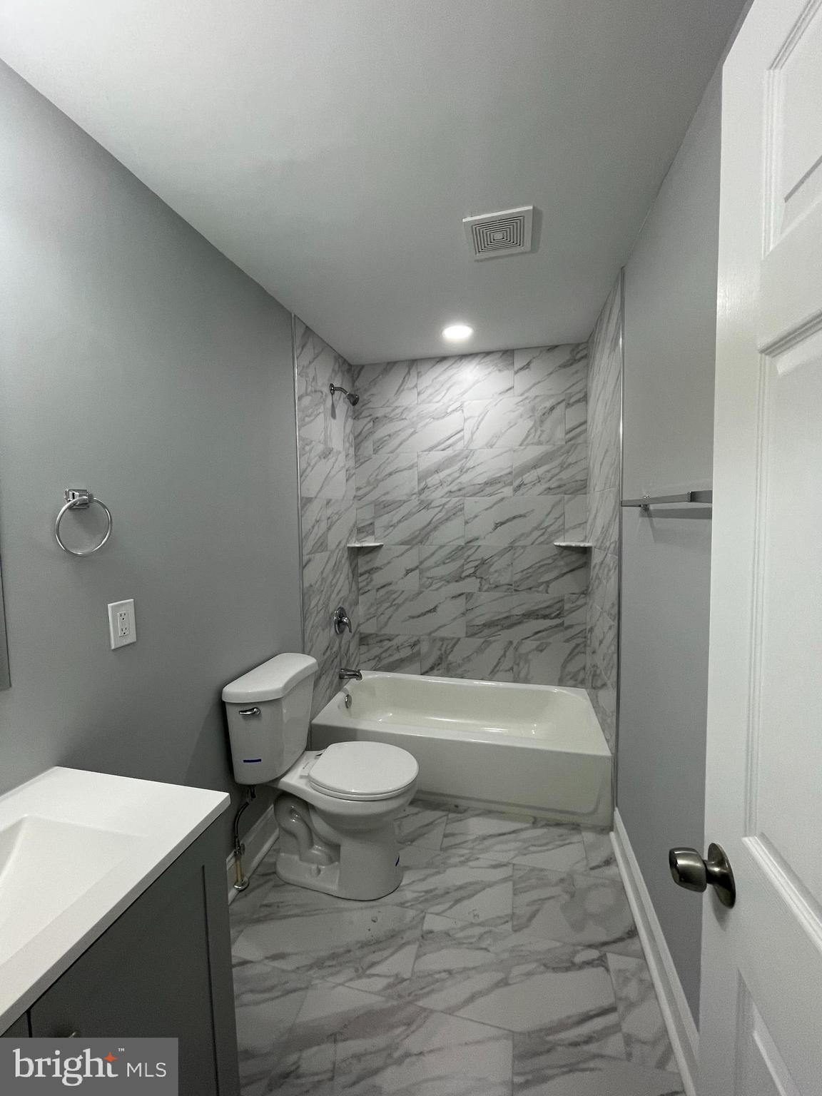 BROADWAY EAST - Residential Lease