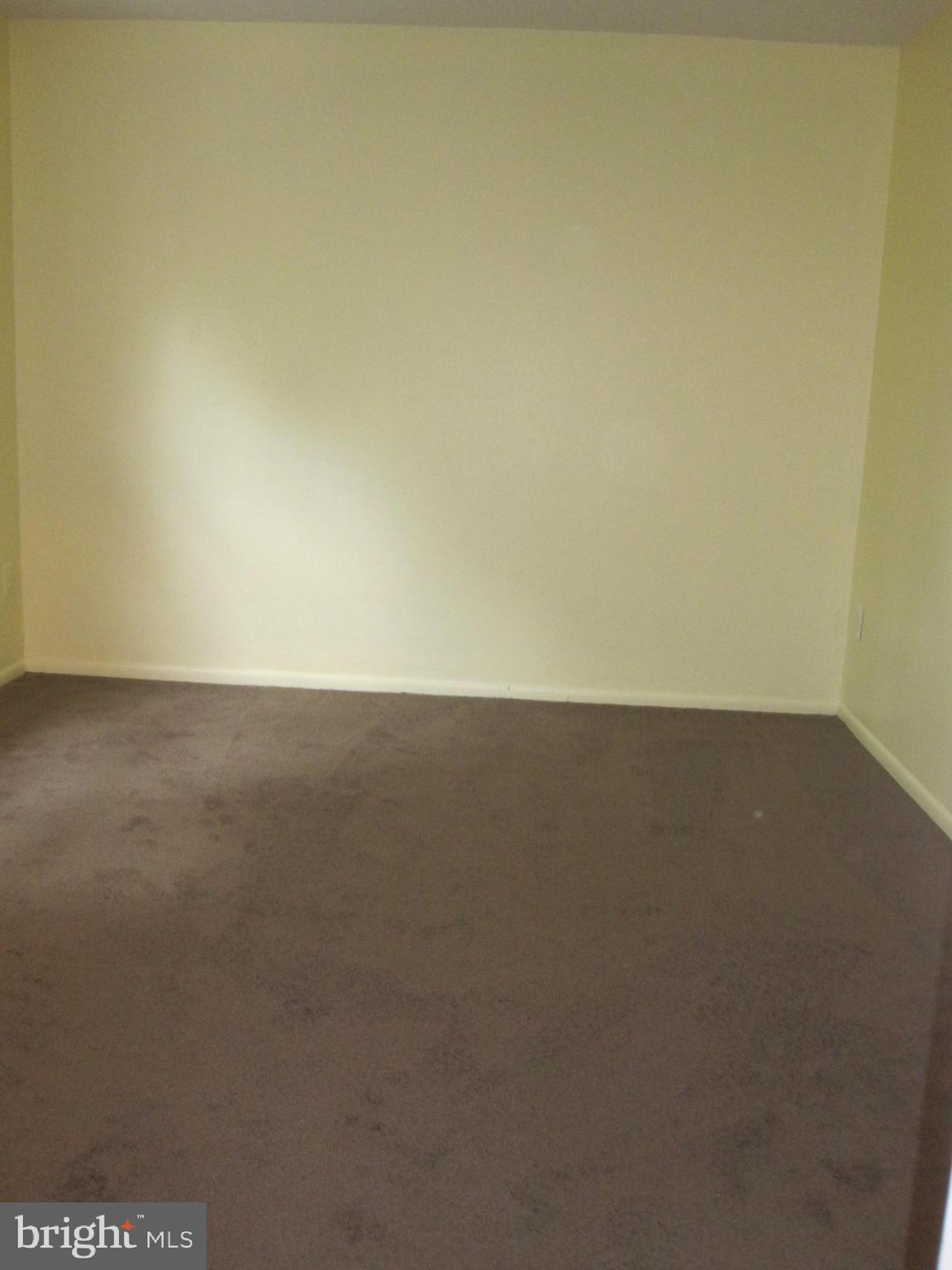 POHICK SQUARE - Residential Lease