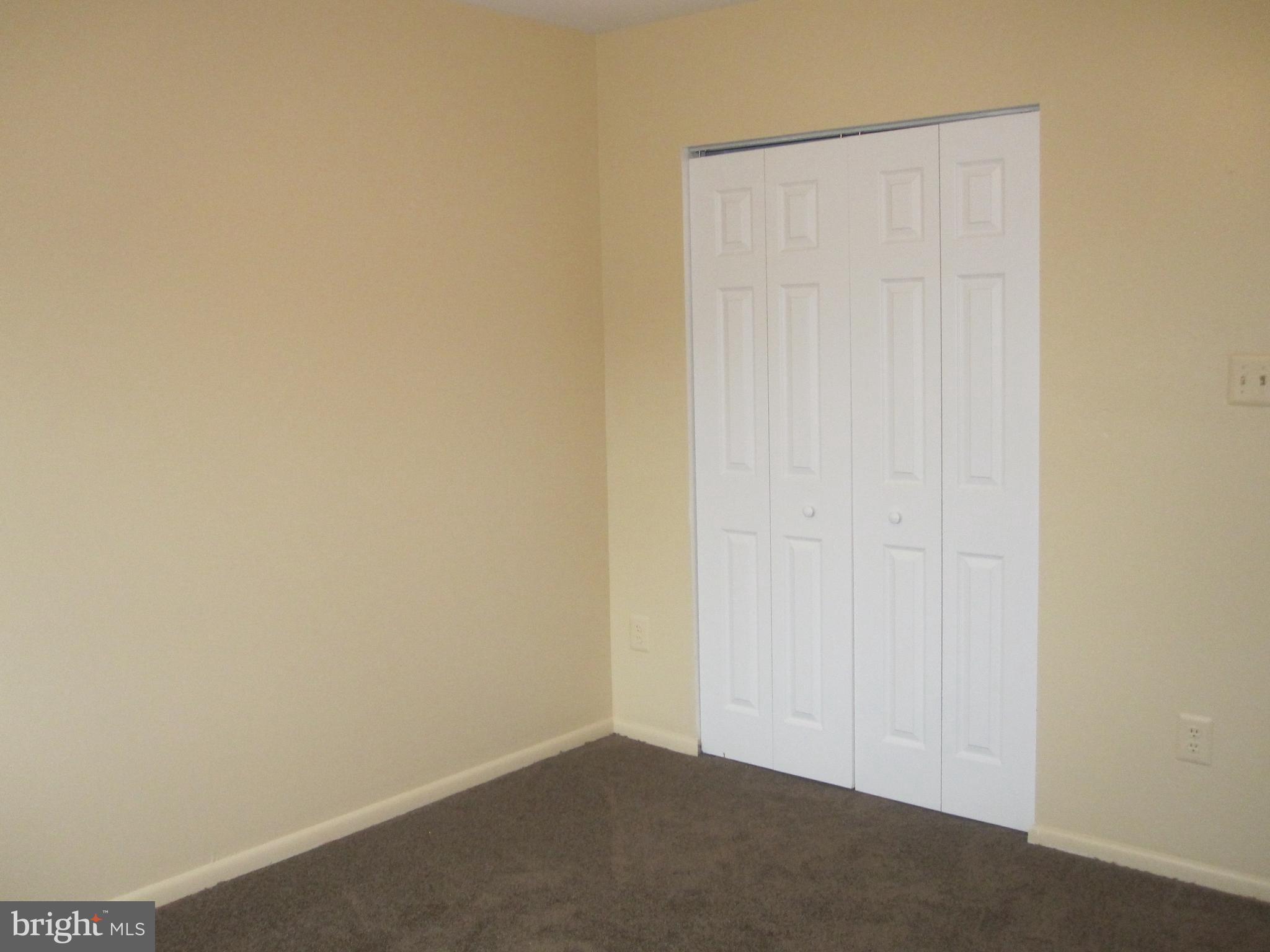 POHICK SQUARE - Residential Lease