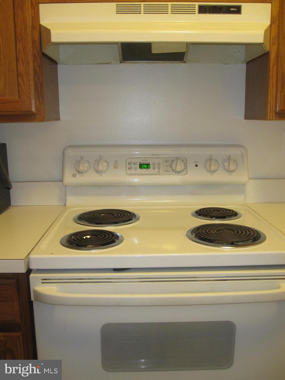 POHICK SQUARE - Residential Lease