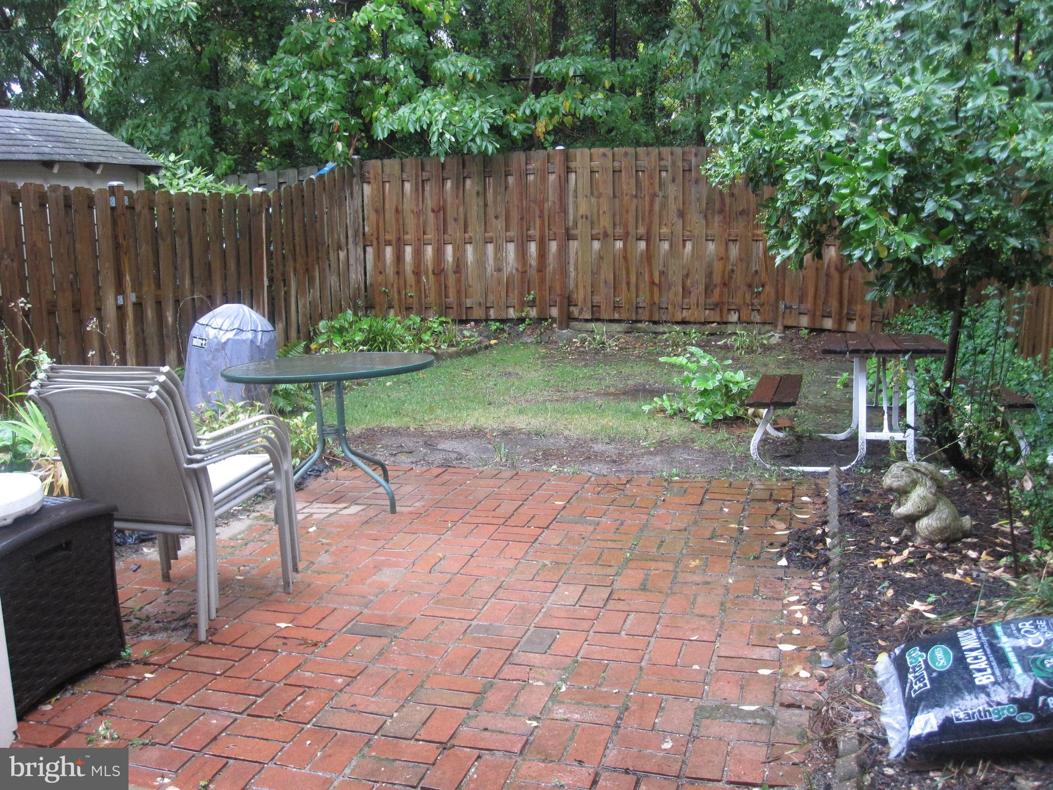 POHICK SQUARE - Residential Lease