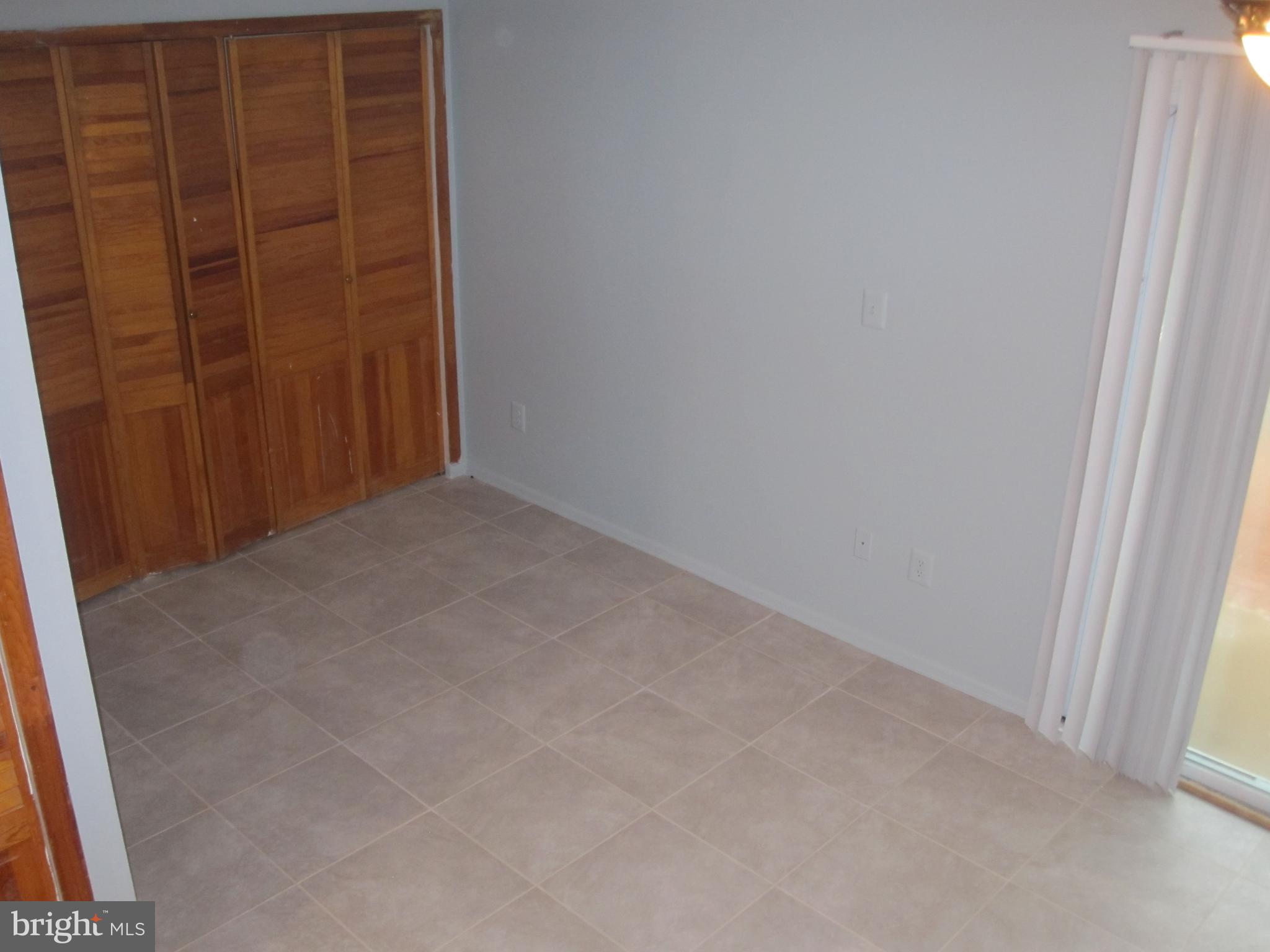 POHICK SQUARE - Residential Lease