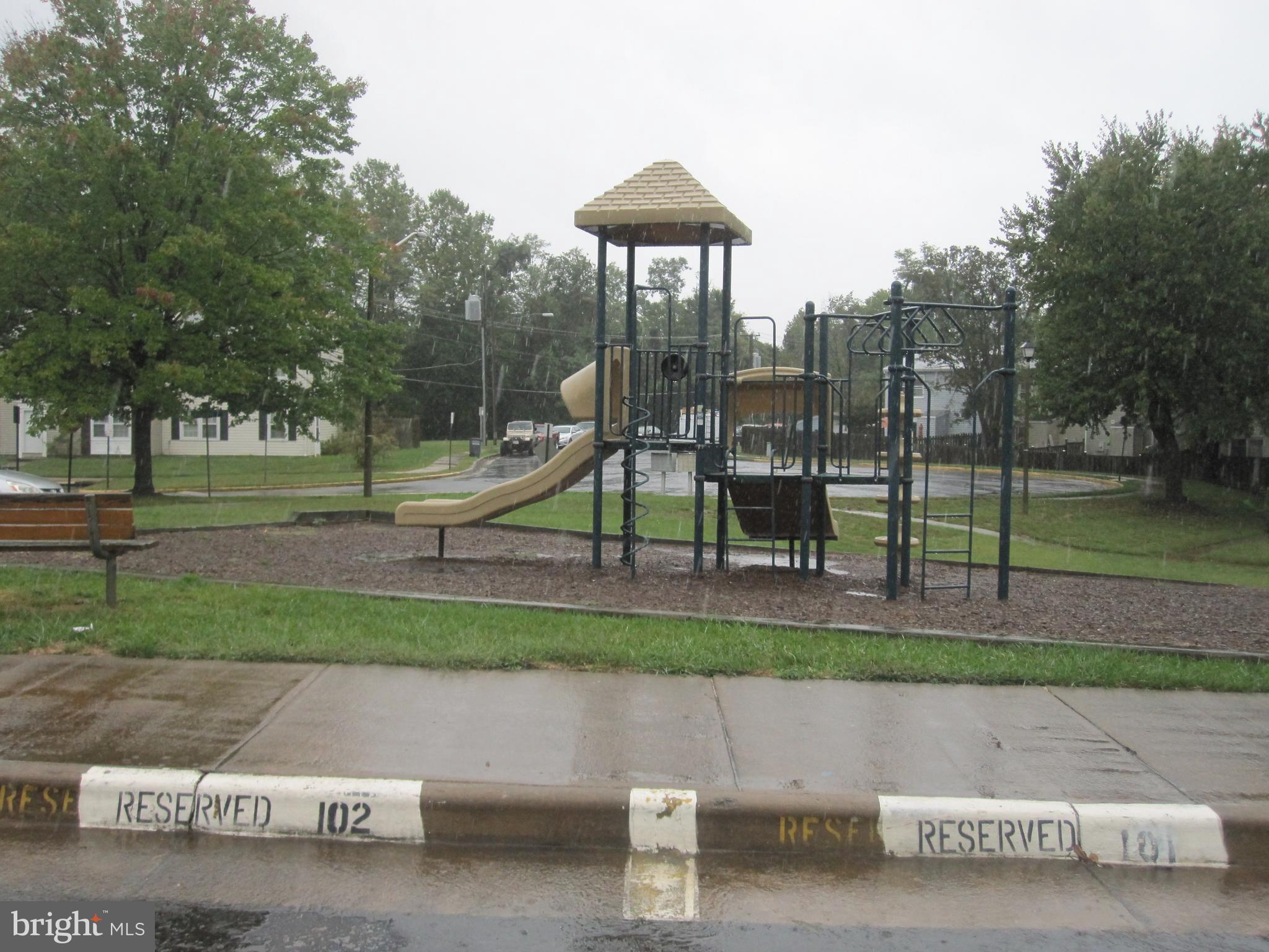 POHICK SQUARE - Residential Lease