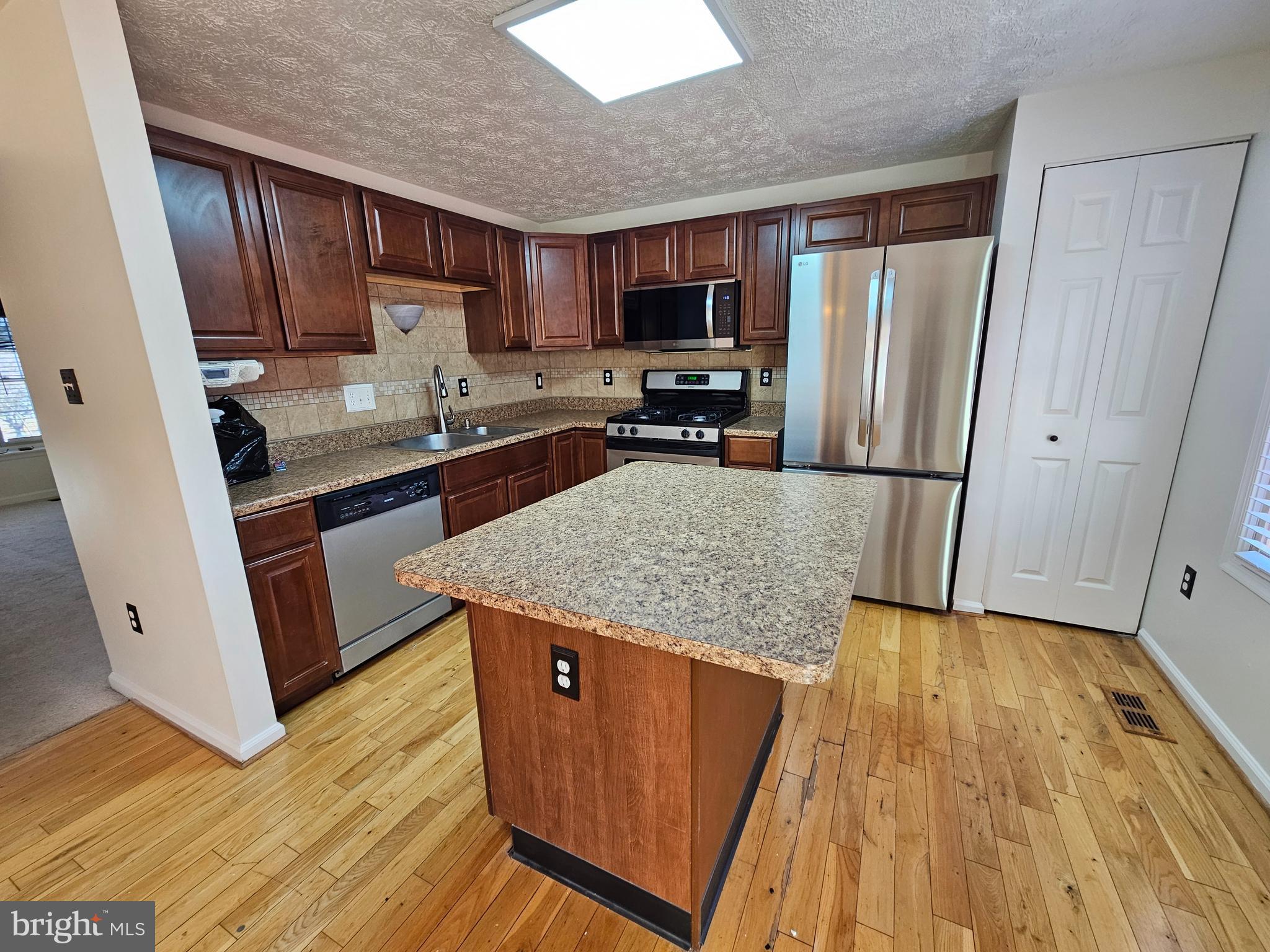 PINEY ORCHARD - Residential Lease