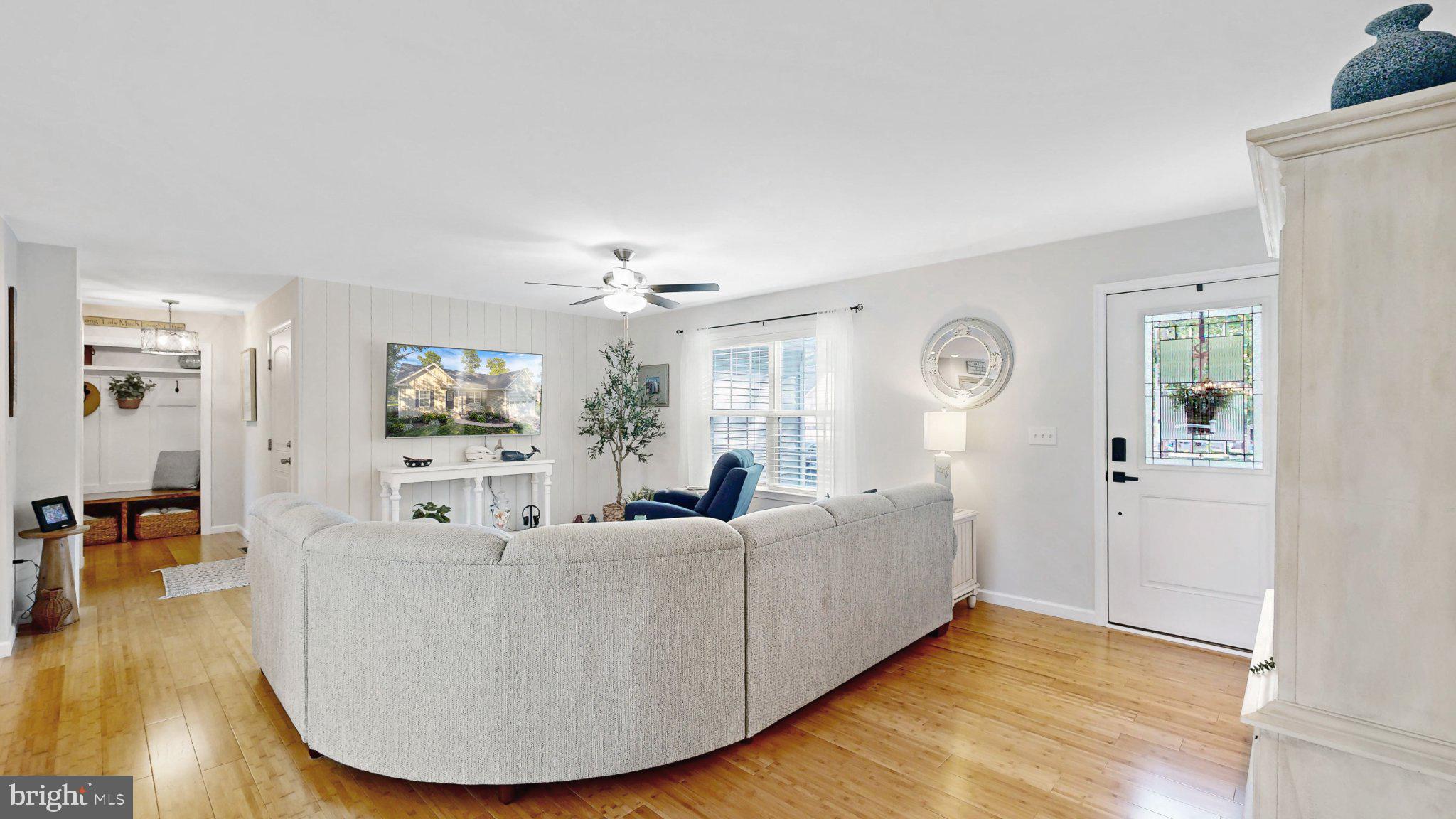 22285 HOLLY OAK LANE