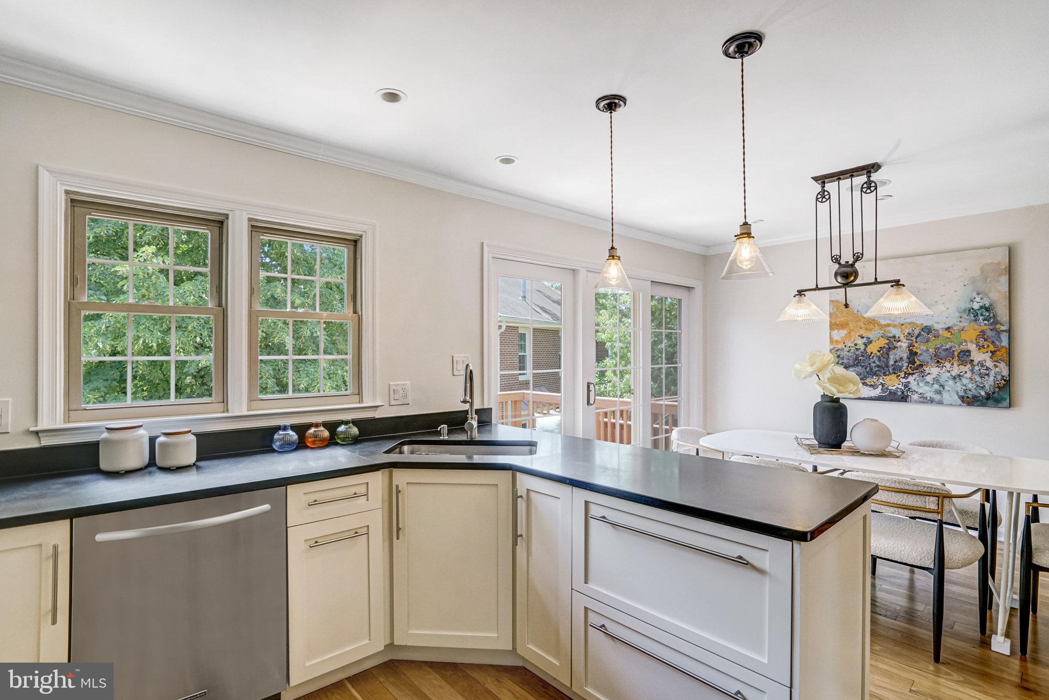 QUAKER HILL - Residential