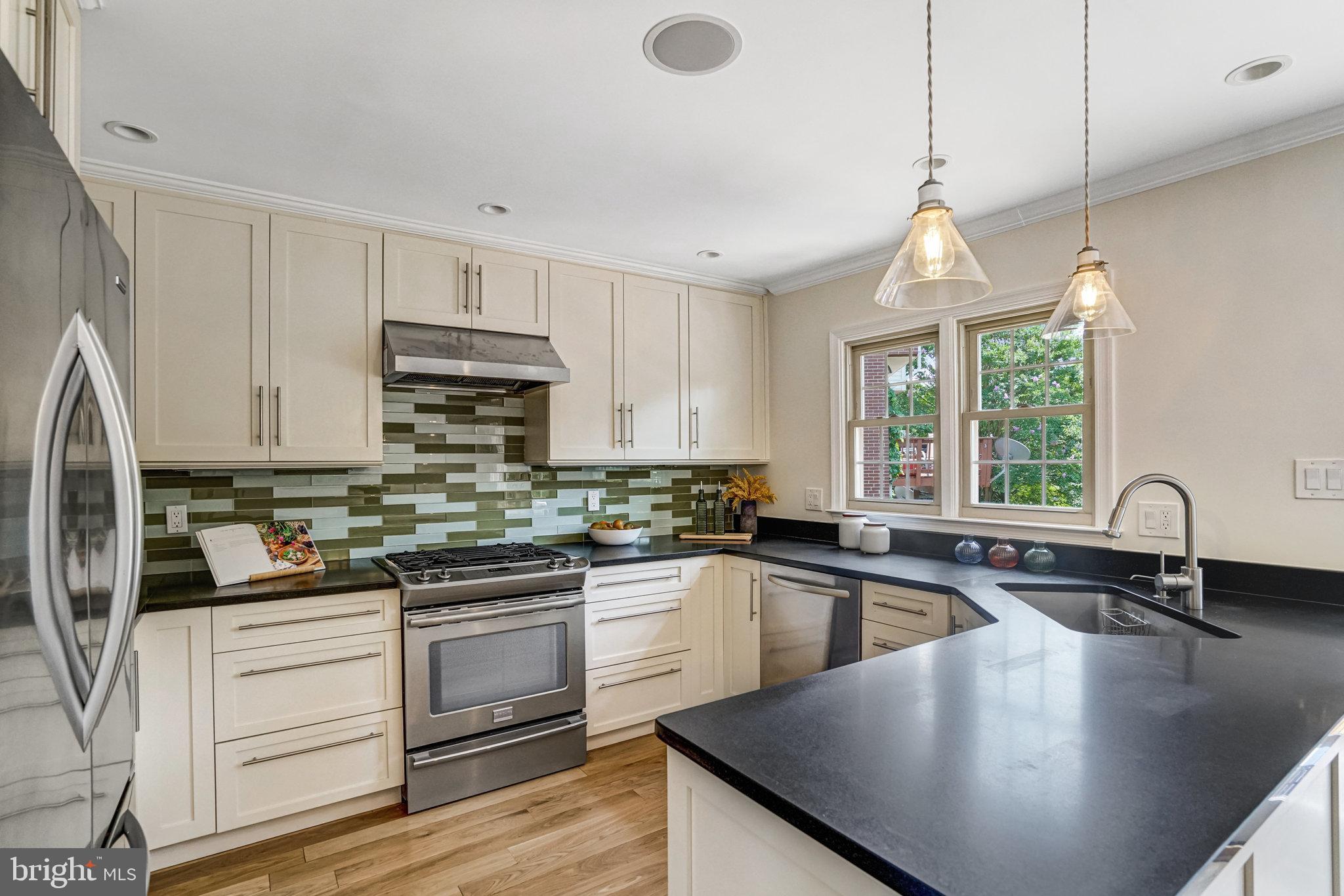 QUAKER HILL - Residential