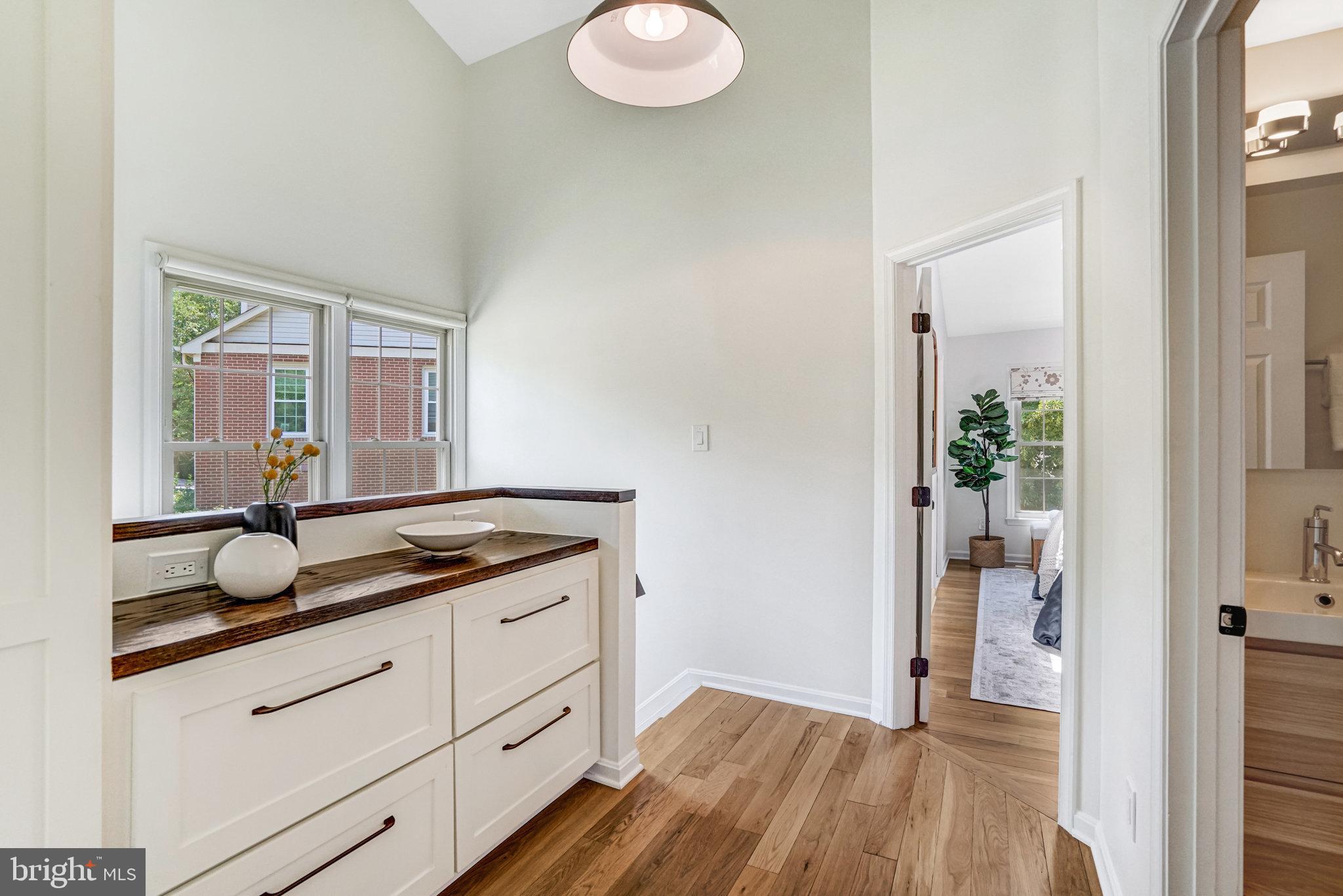 QUAKER HILL - Residential