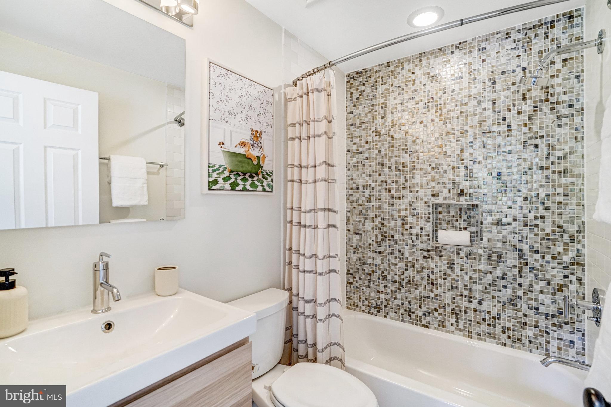 QUAKER HILL - Residential