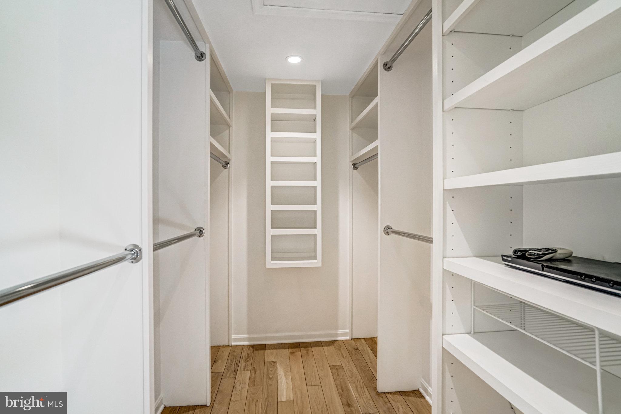 QUAKER HILL - Residential