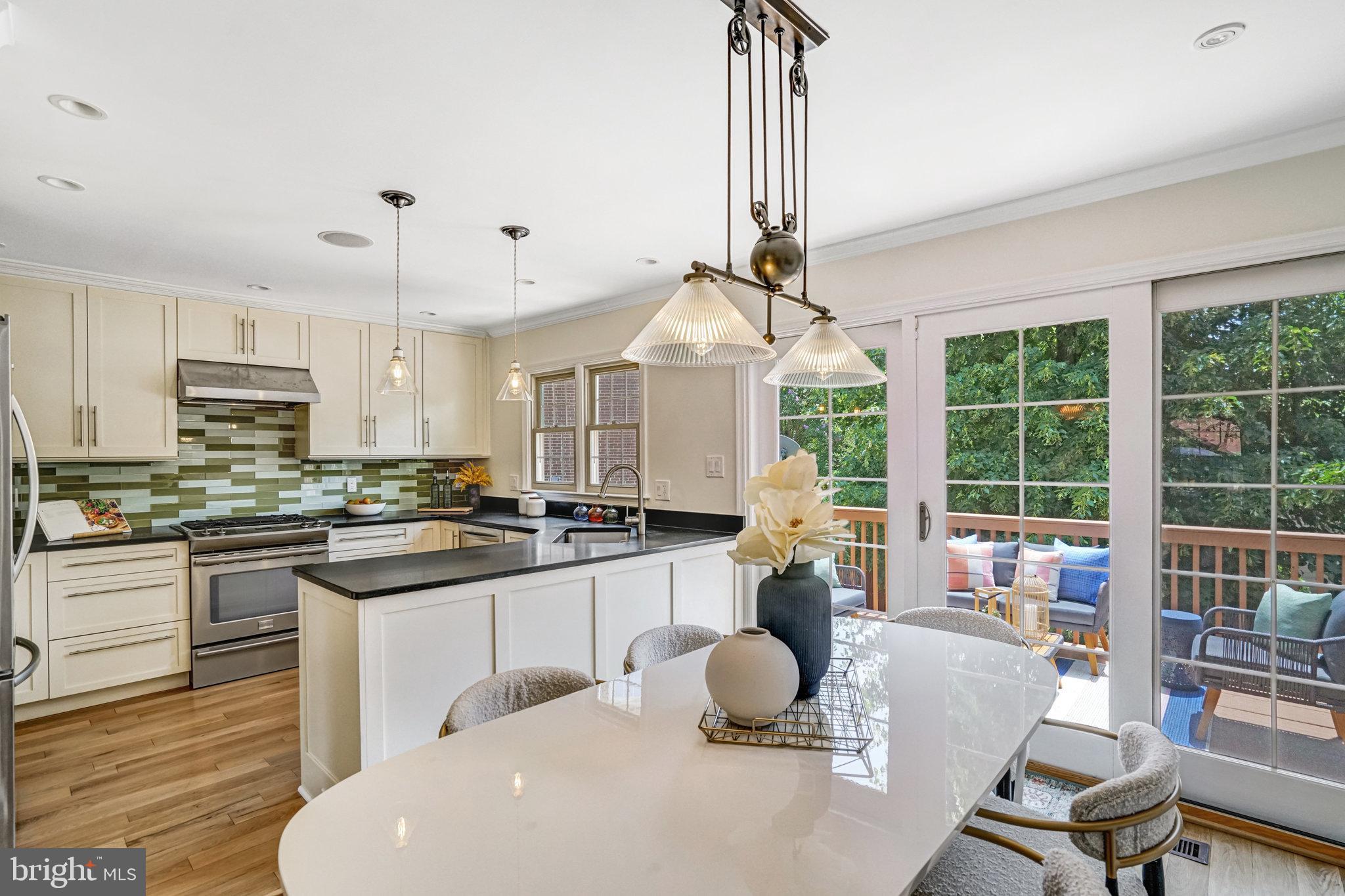 QUAKER HILL - Residential