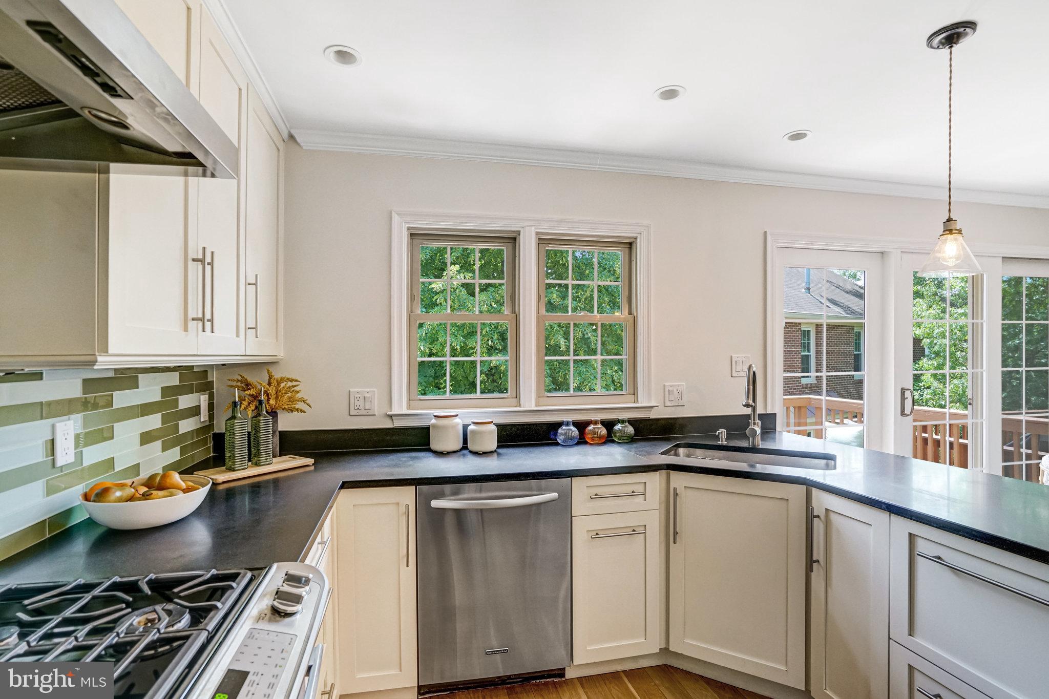 QUAKER HILL - Residential